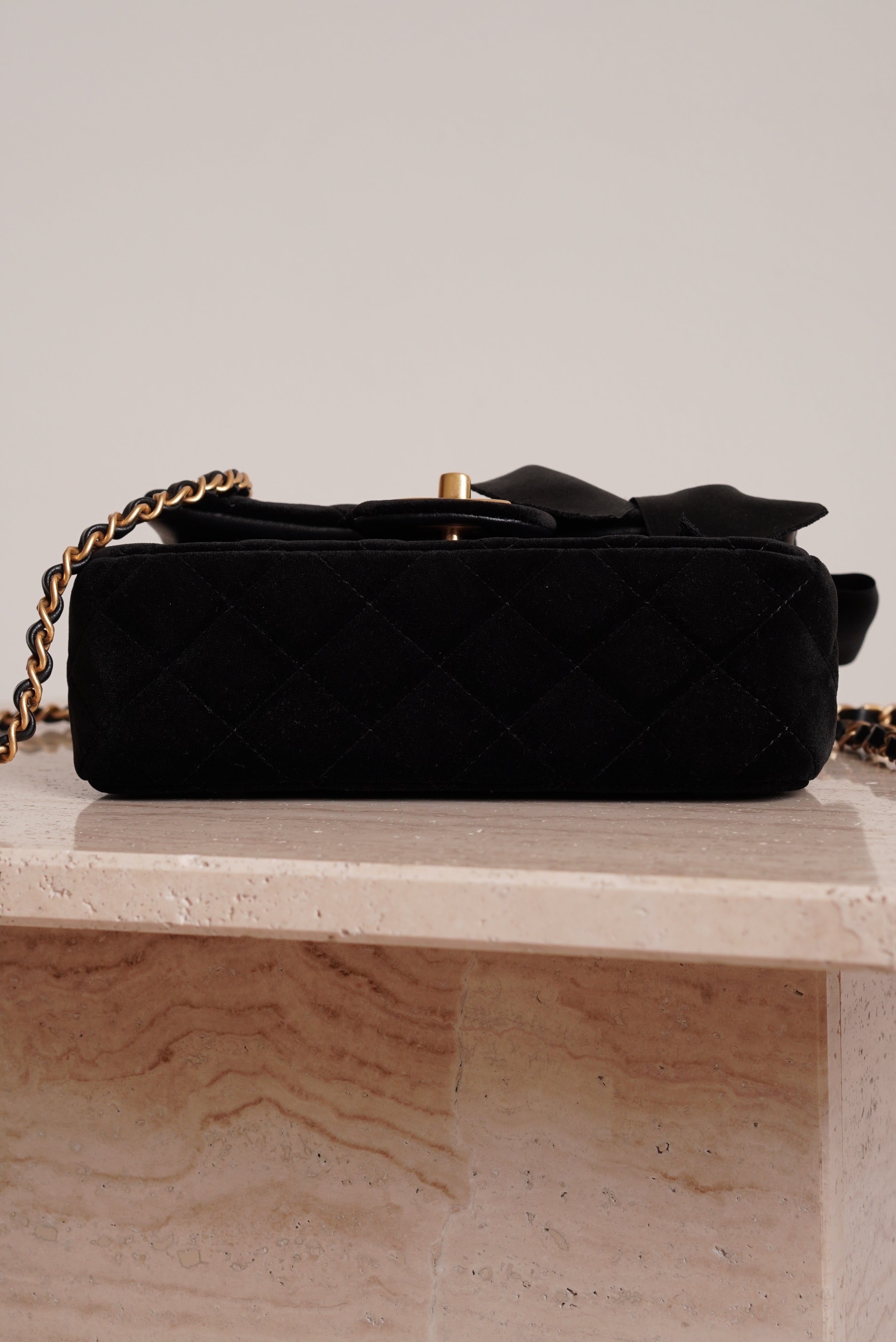 CHANEL 25K MINI RECTANGULAR TOP HANDLE | BLACK VELVET