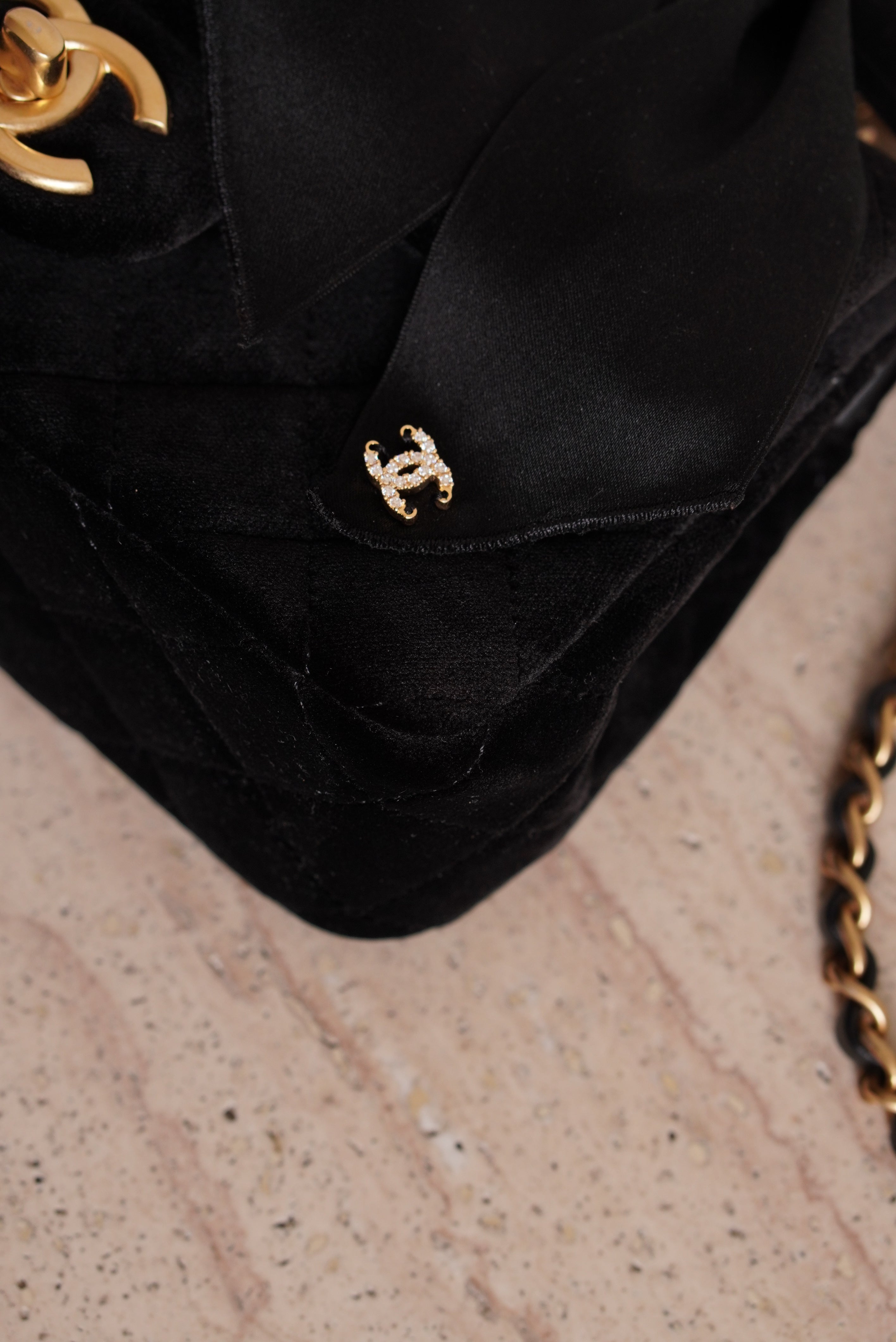 CHANEL 25K MINI RECTANGULAR TOP HANDLE | BLACK VELVET