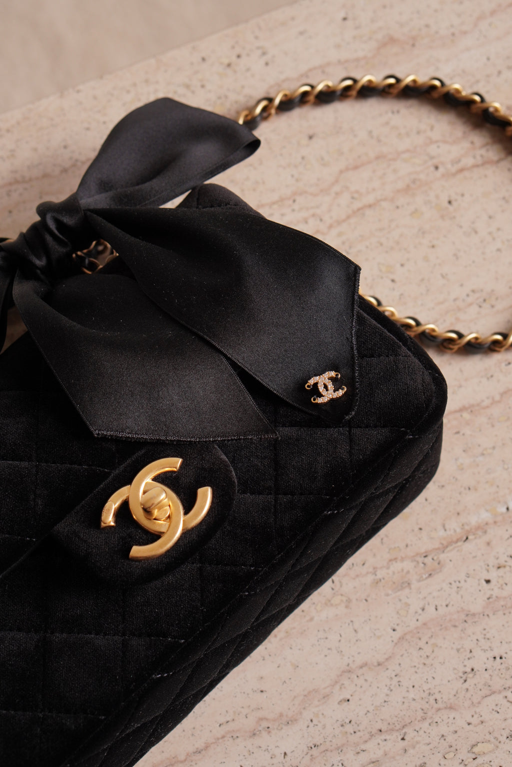 CHANEL 25K MINI RECTANGULAR TOP HANDLE | BLACK VELVET