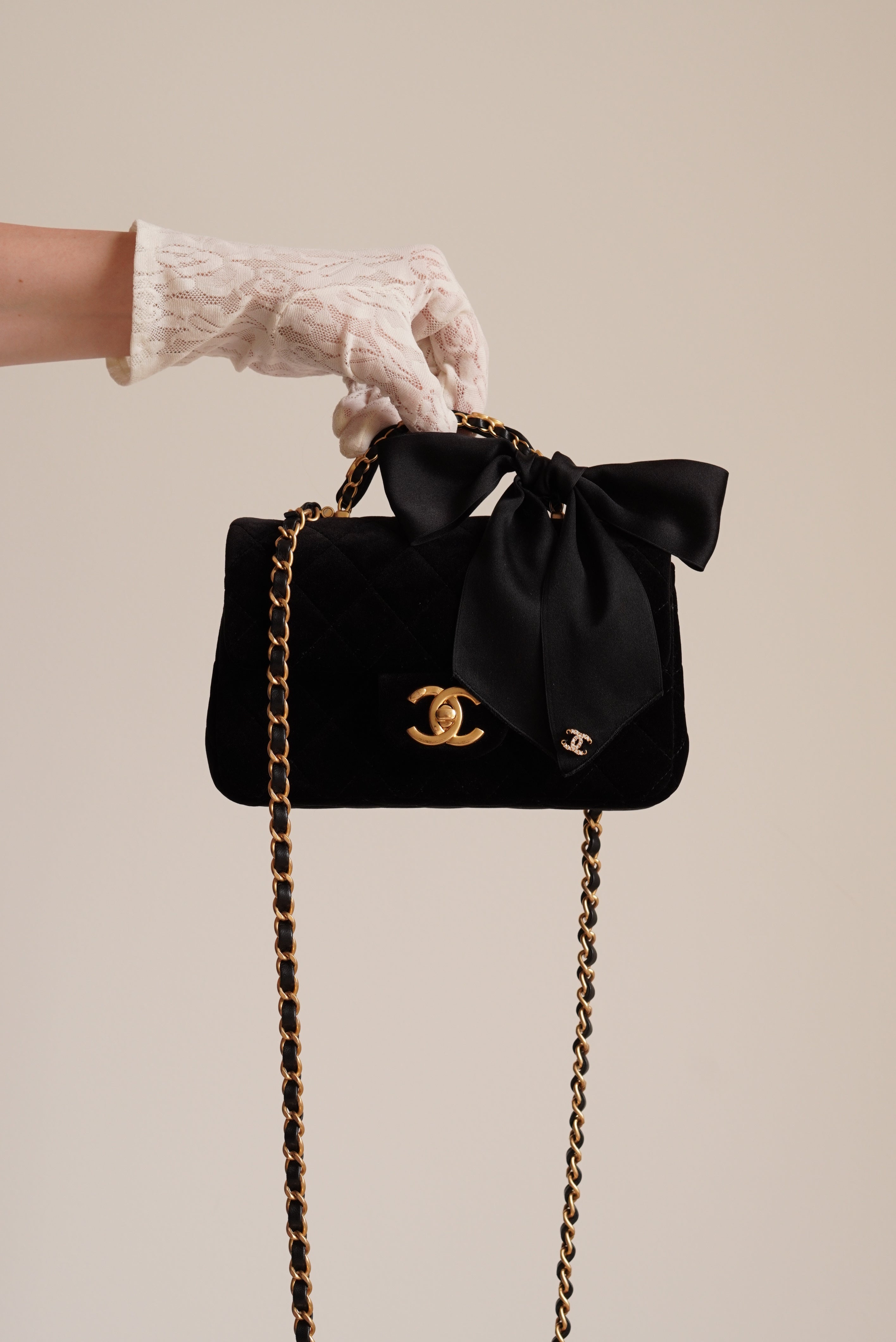 CHANEL 25K MINI RECTANGULAR TOP HANDLE | BLACK VELVET