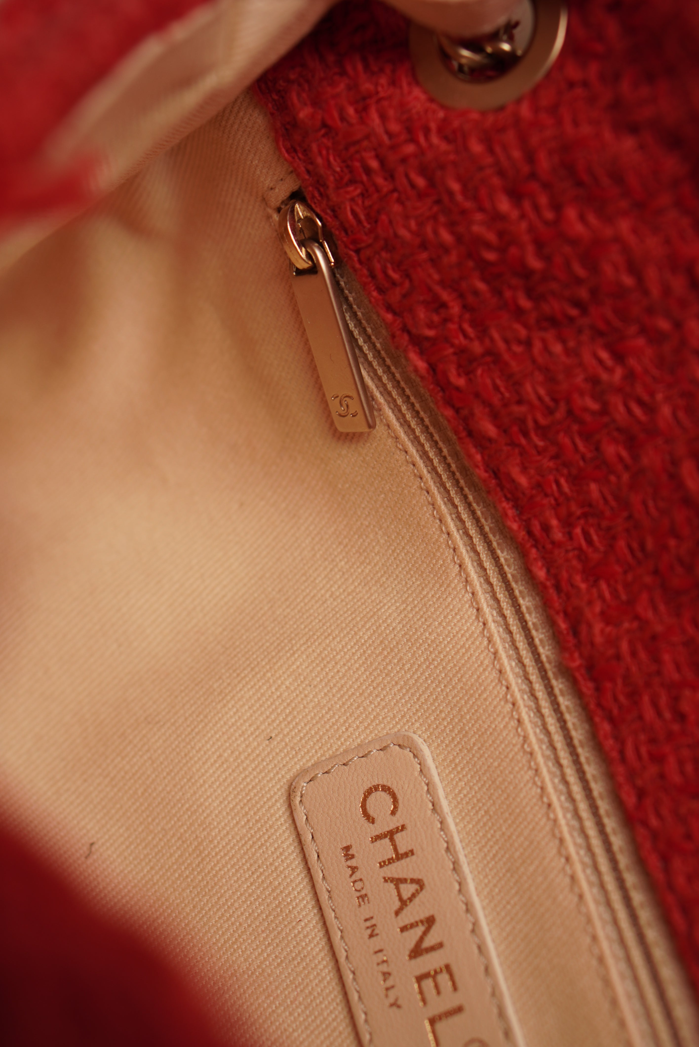 CHANEL MEDIUM TWEED FLAP BAG | RED