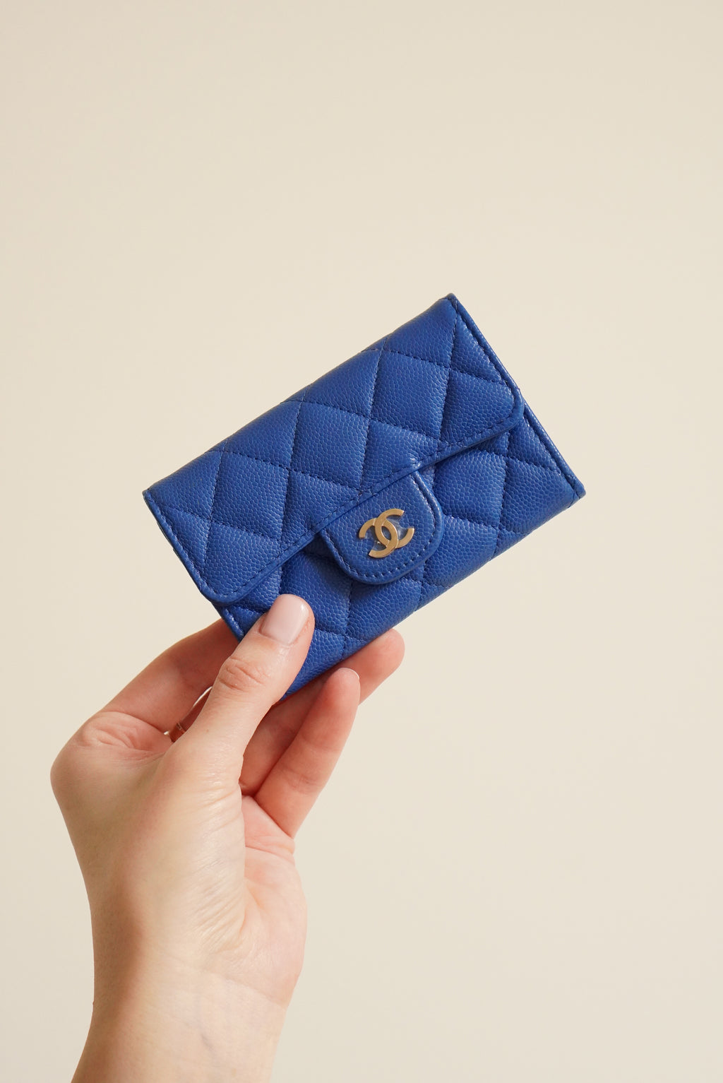 CHANEL 22B FLAP CARD HOLDER | BLUE