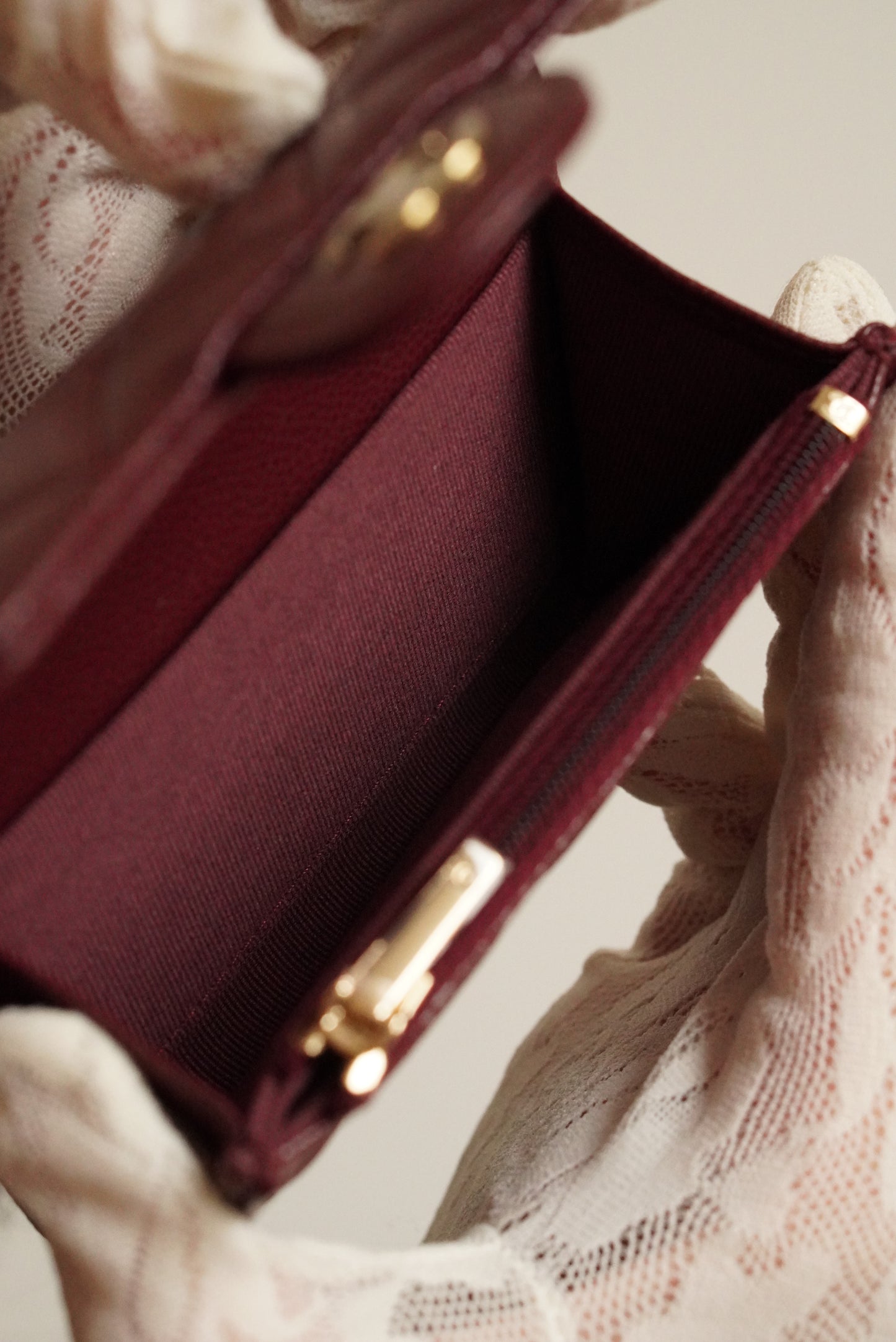 CHANEL FLAP CARD HOLDER | BURGUNDY