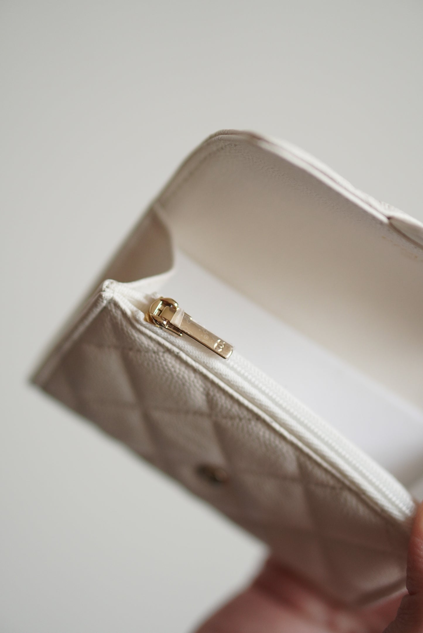 CHANEL FLAP CARD HOLDER | WHITE