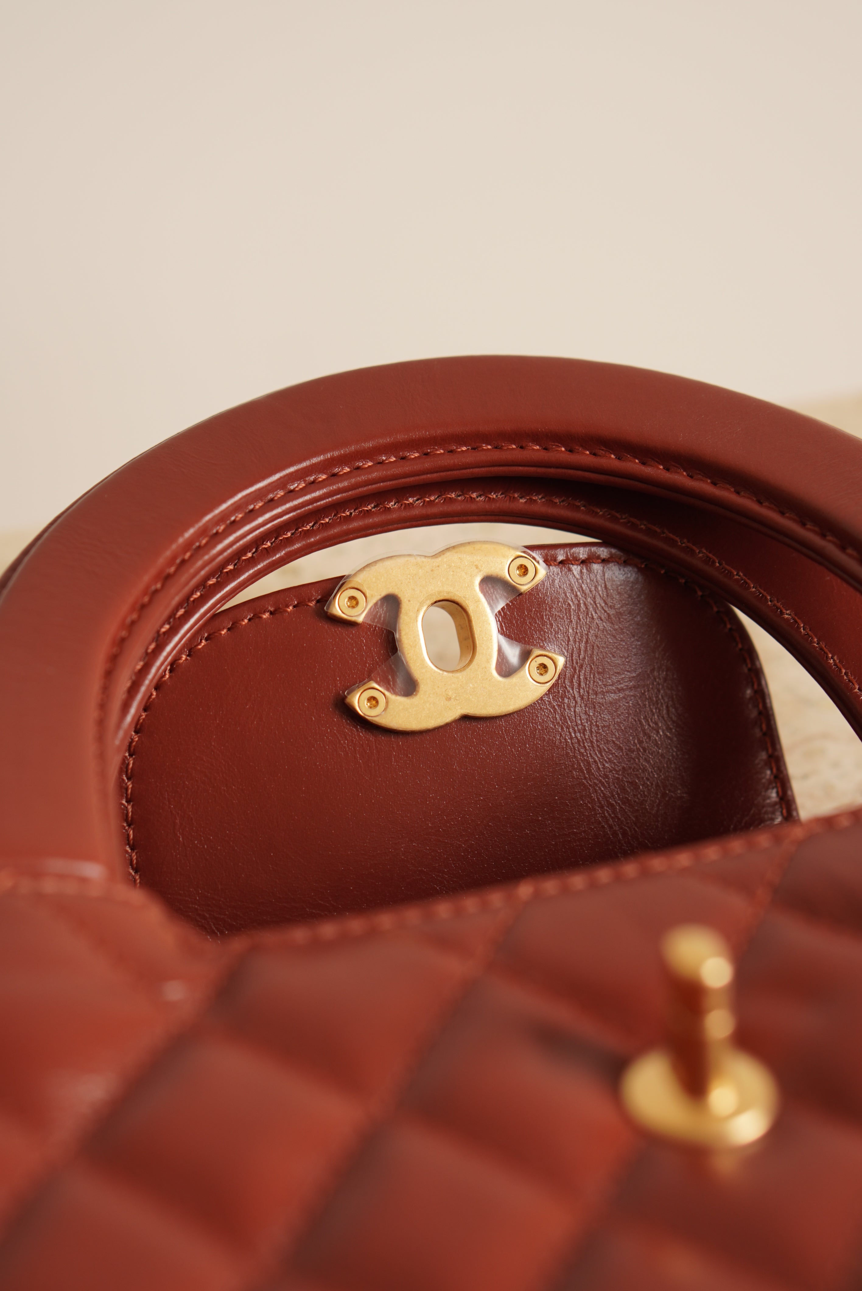 CHANEL 24A KELLY NANO | BROWN