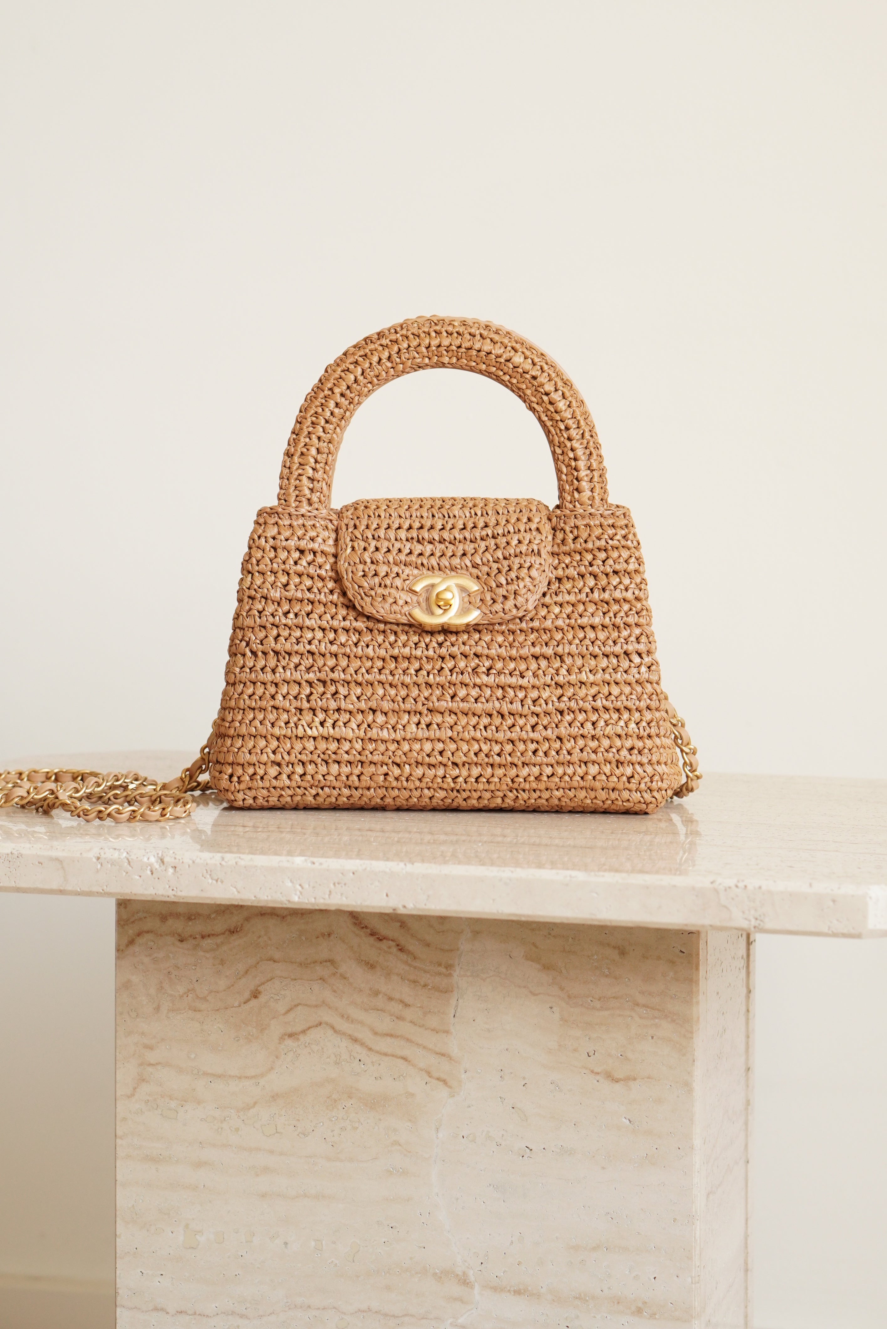 CHANEL 26C KELLY NANO | RAFFIA