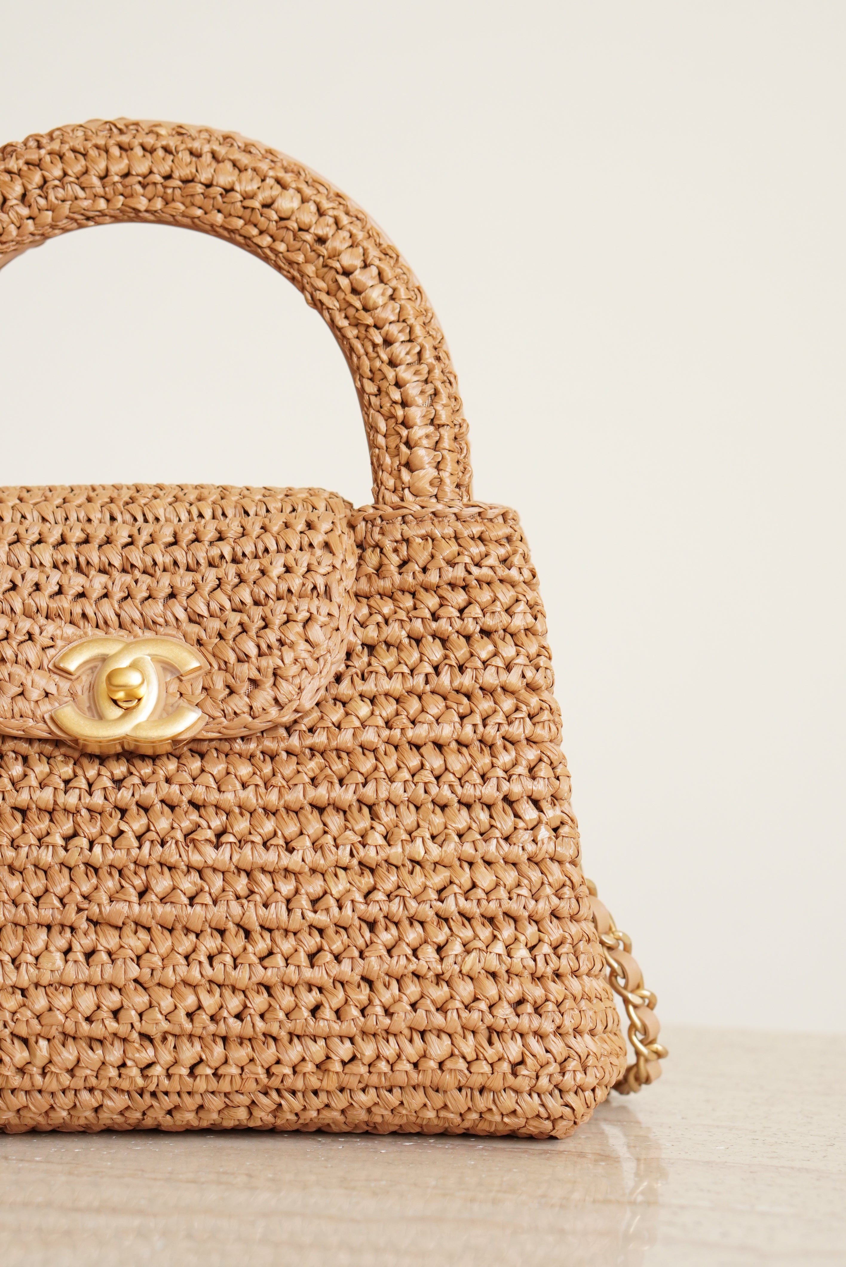 CHANEL 26C KELLY NANO | RAFFIA