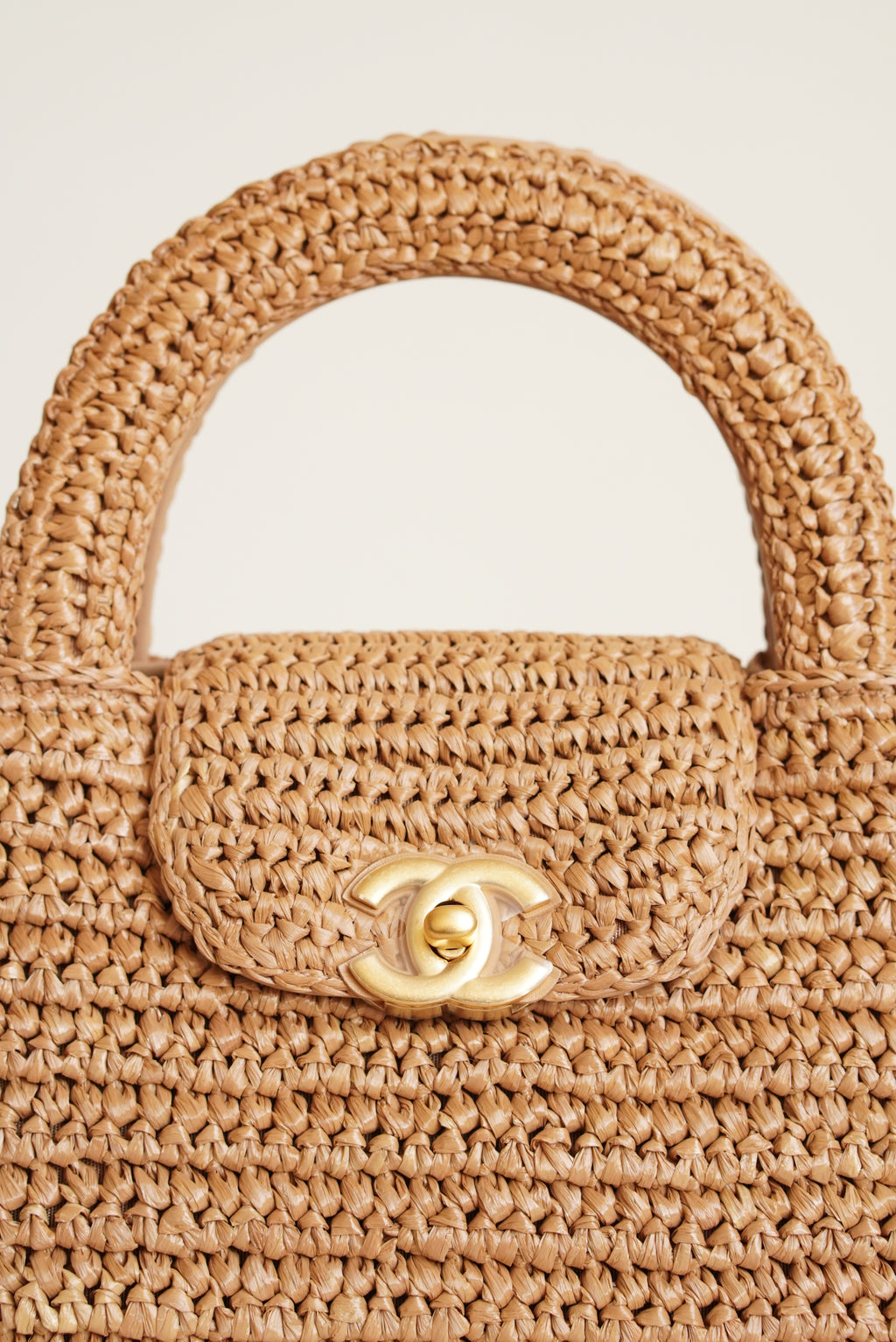 CHANEL 26C KELLY NANO | RAFFIA