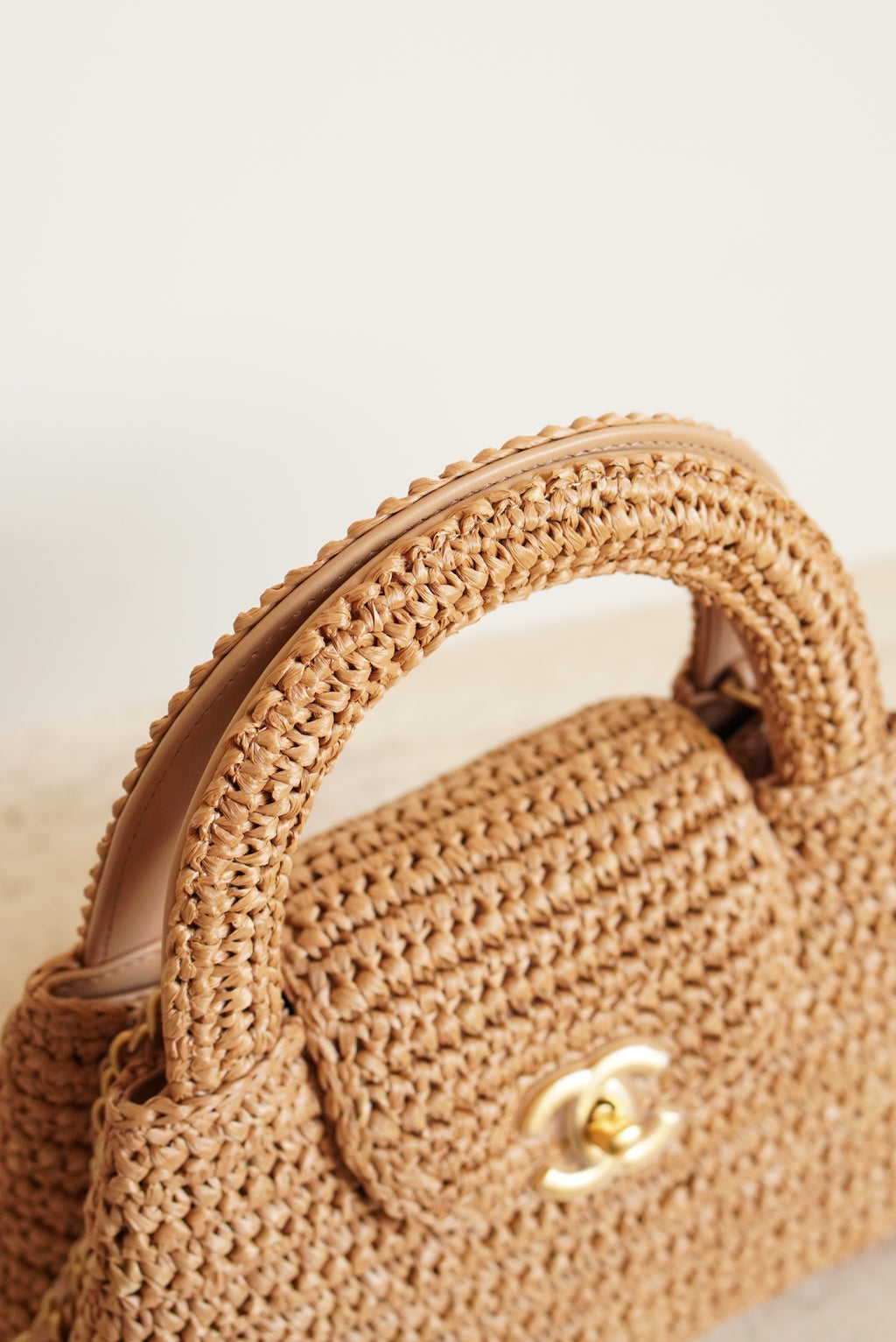 CHANEL 26C KELLY NANO | RAFFIA