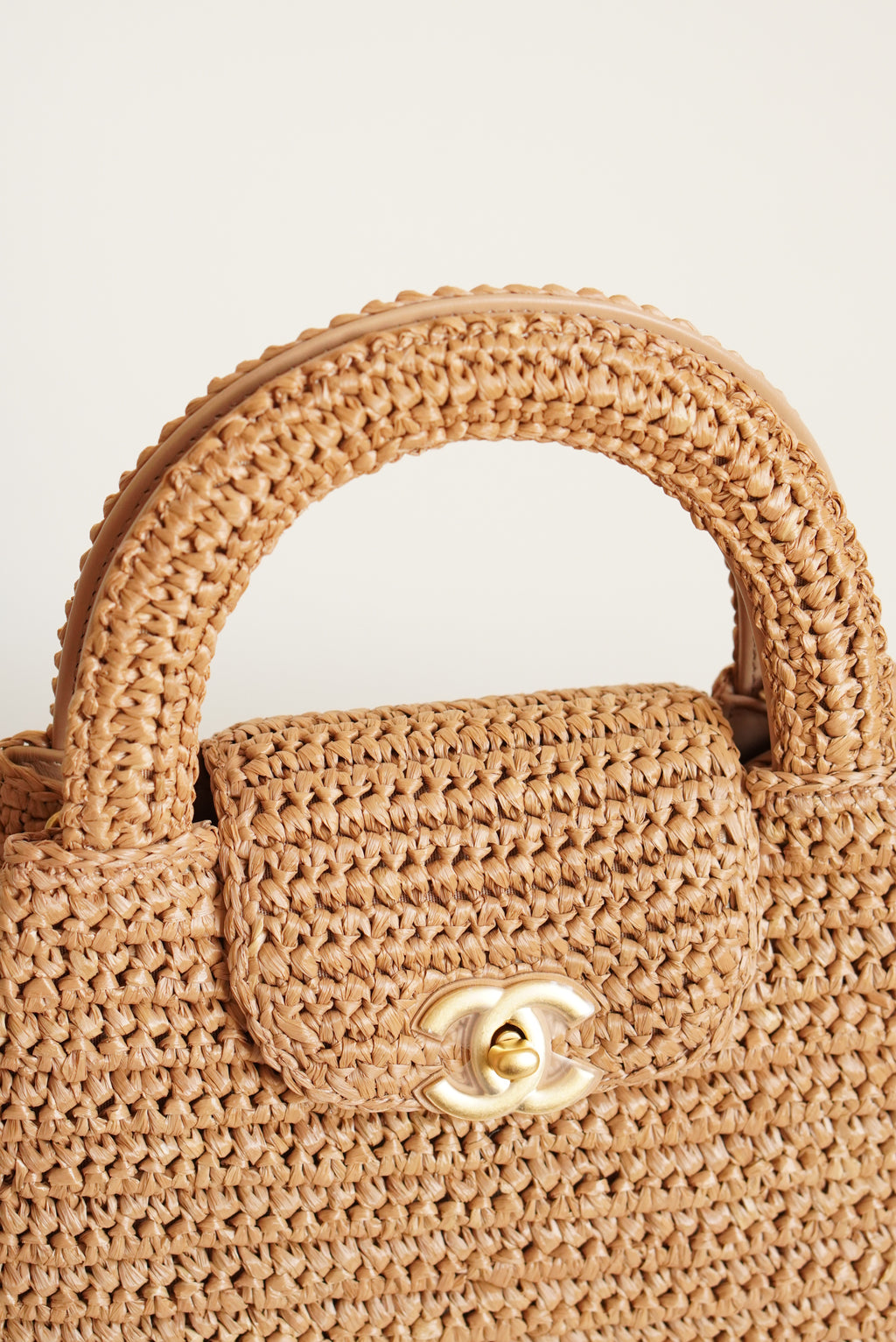 CHANEL 26C KELLY NANO | RAFFIA