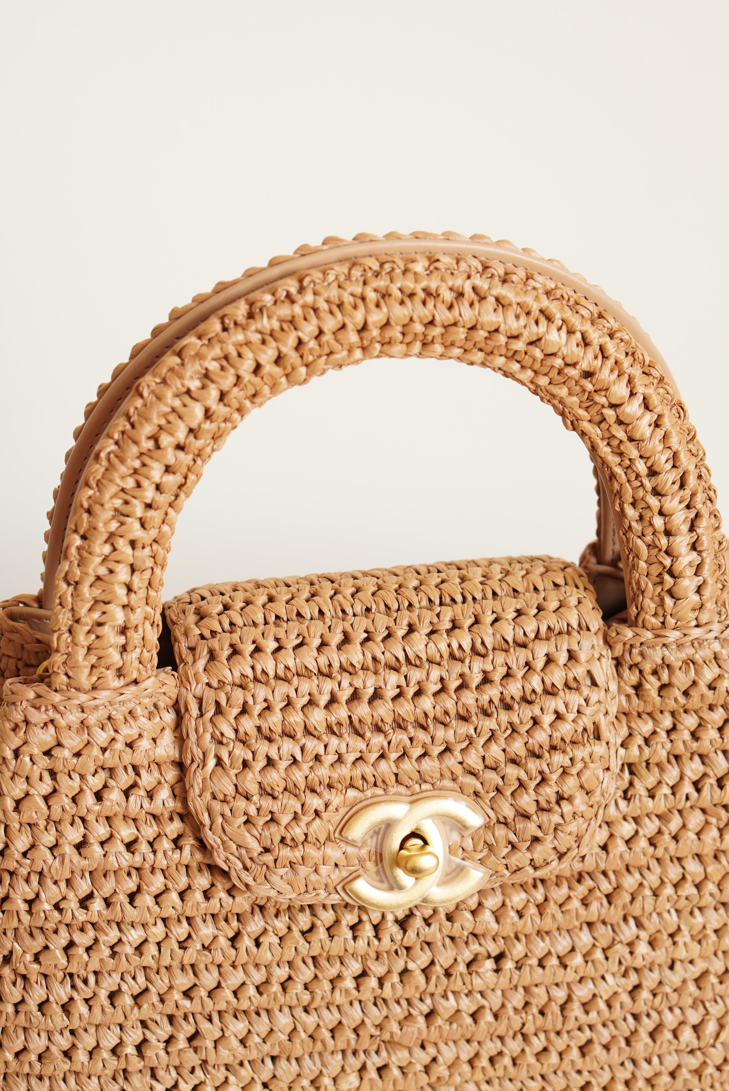 CHANEL 26C KELLY NANO | RAFFIA