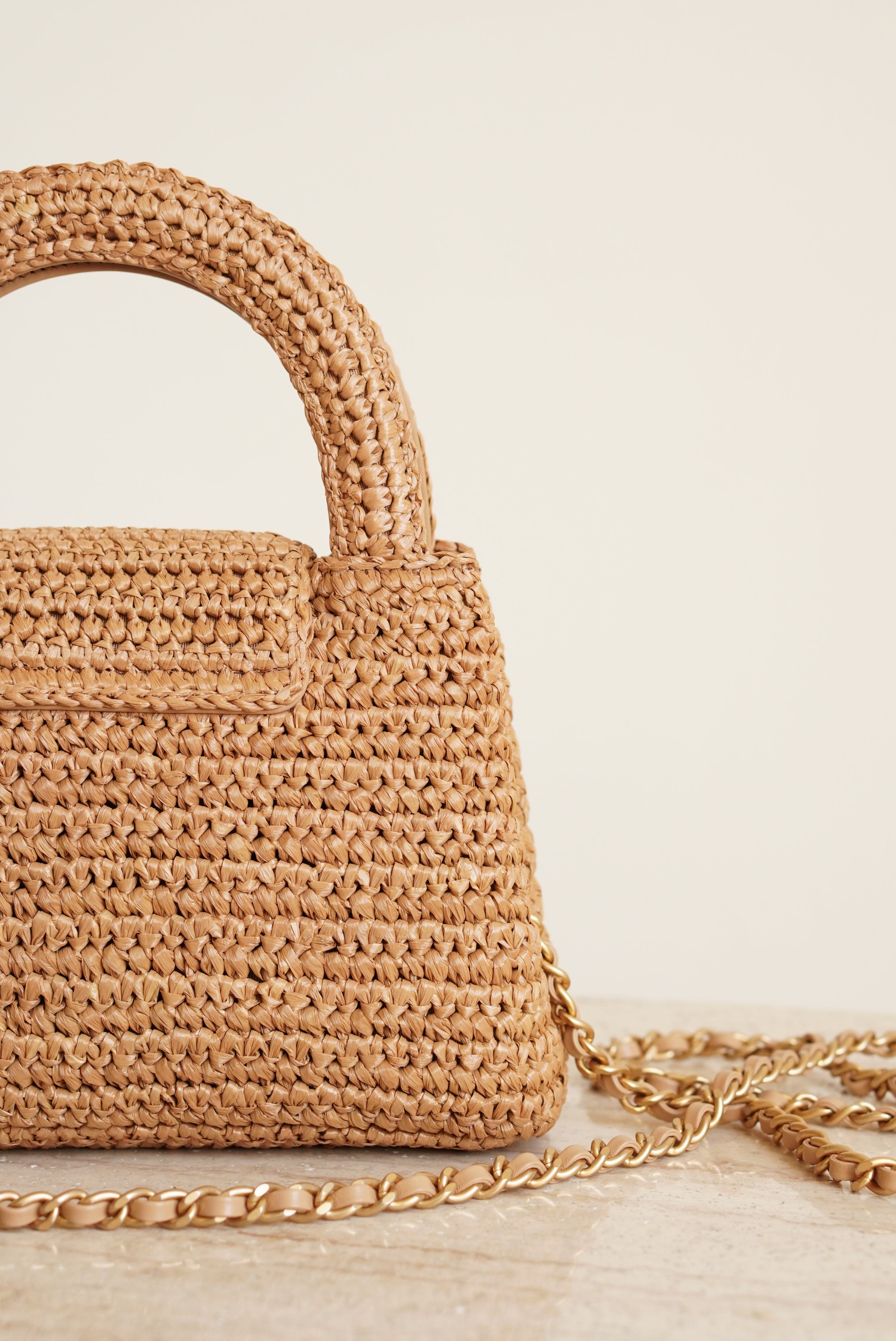 CHANEL 26C KELLY NANO | RAFFIA