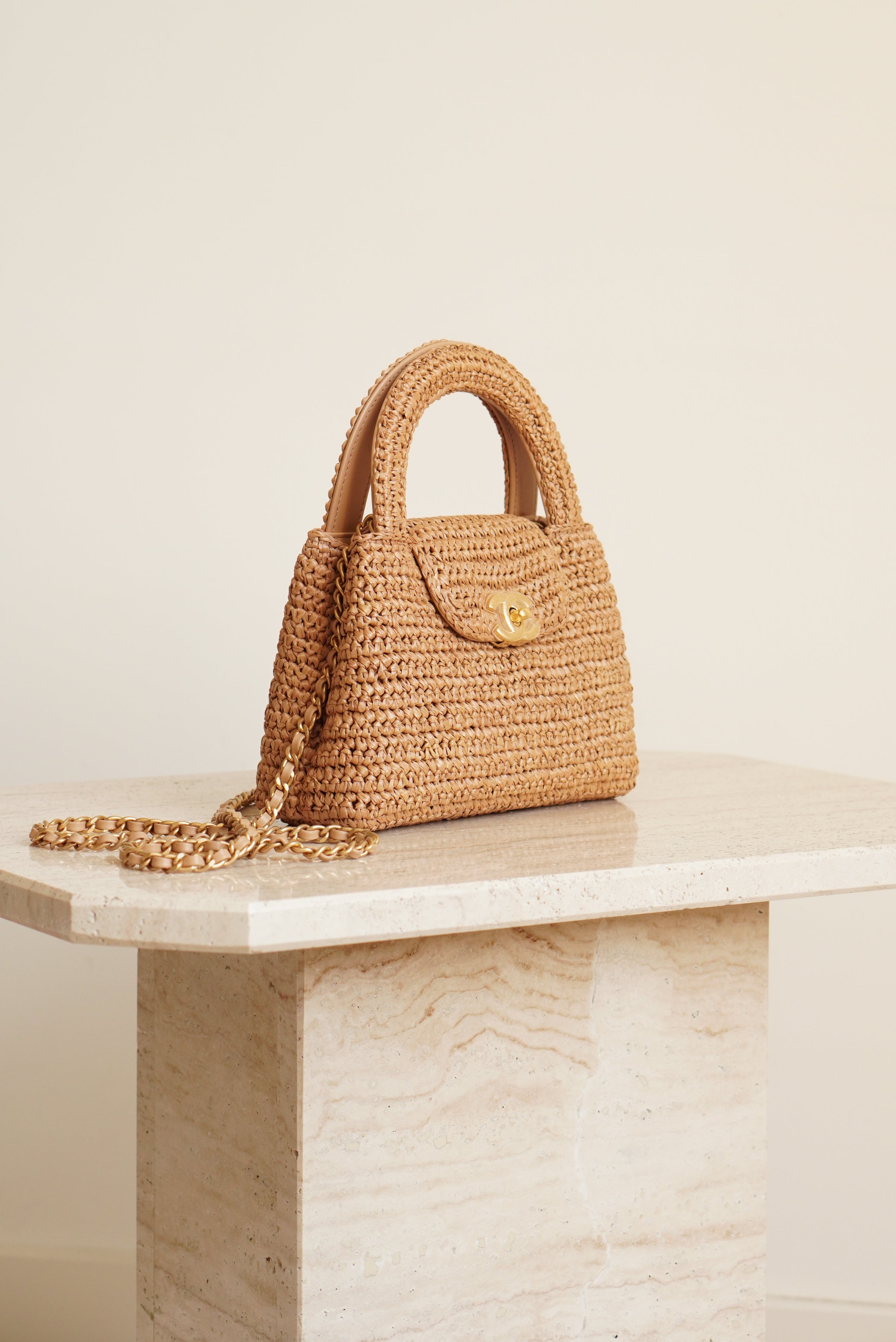 CHANEL 26C KELLY NANO | RAFFIA