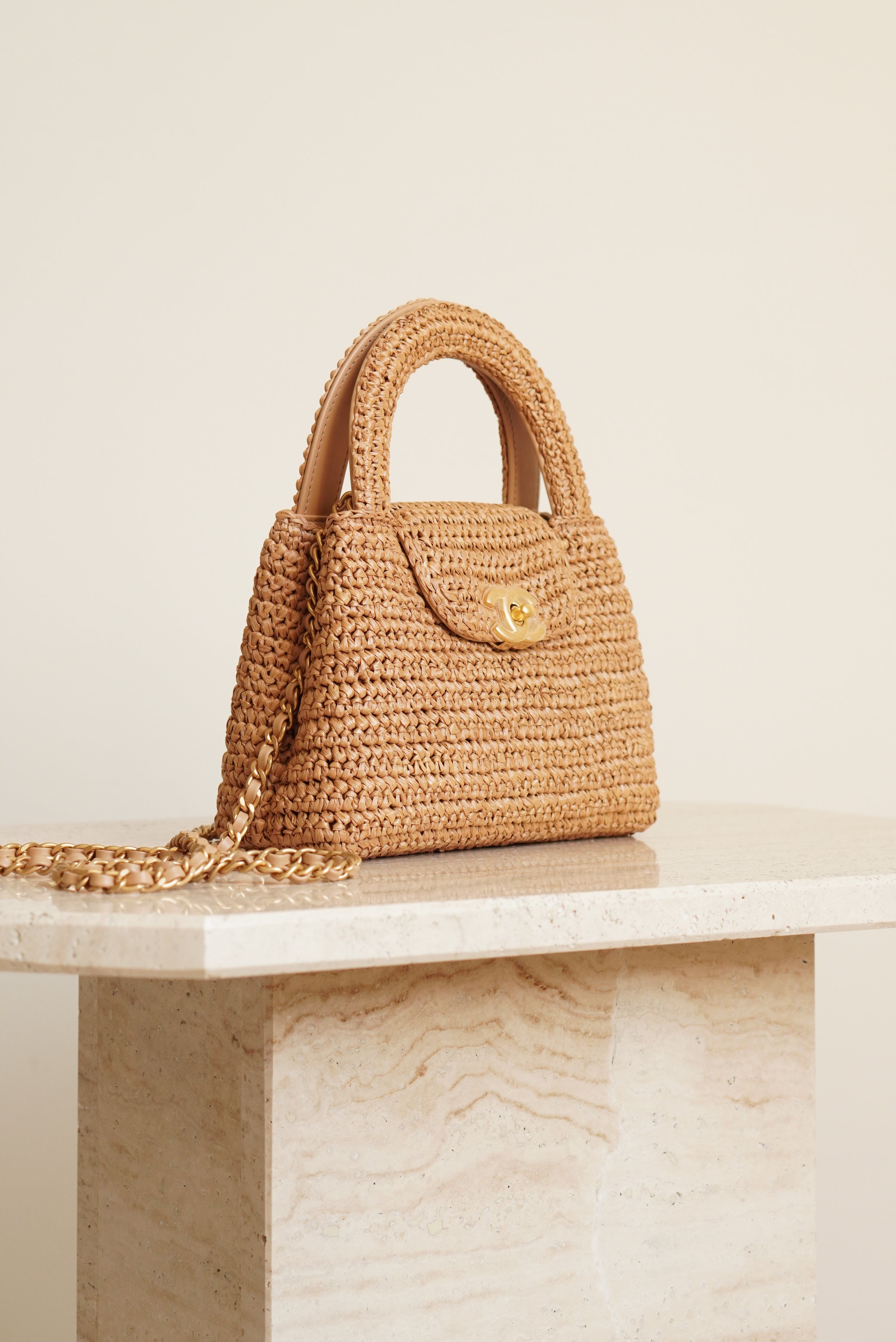 CHANEL 26C KELLY NANO | RAFFIA