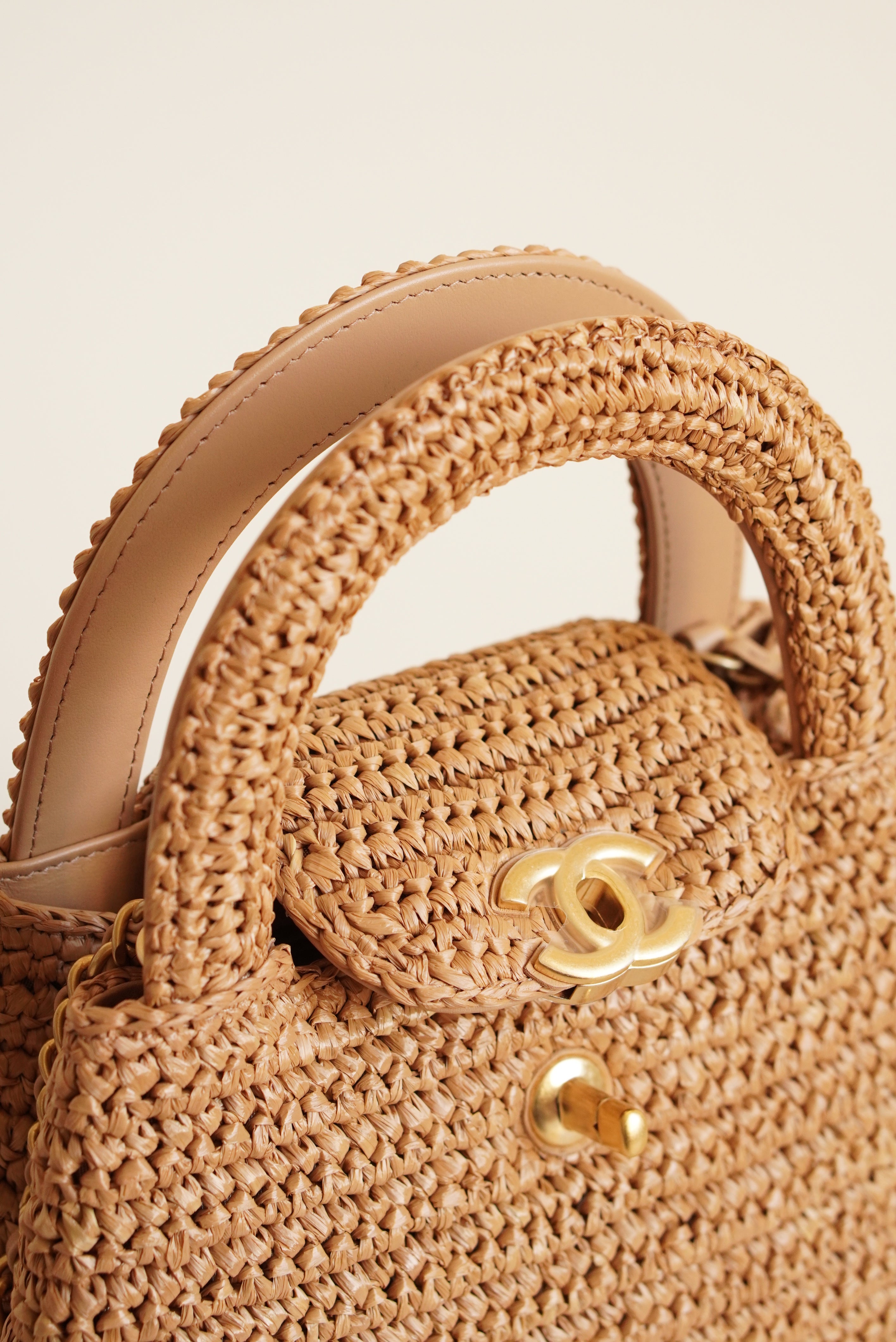 CHANEL 26C KELLY NANO | RAFFIA