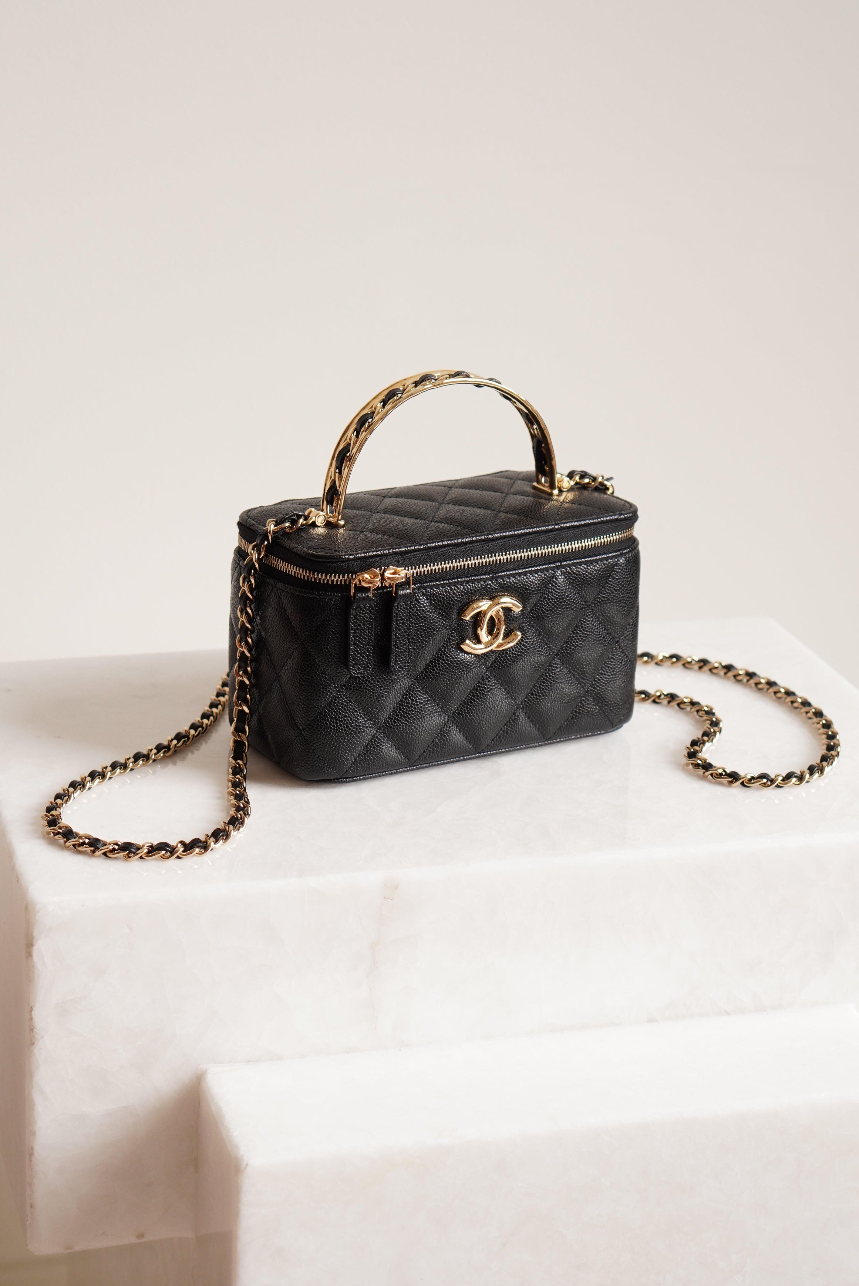 CHANEL LONG VANITY WITH CHAIN TOP HANDLE | BLACK