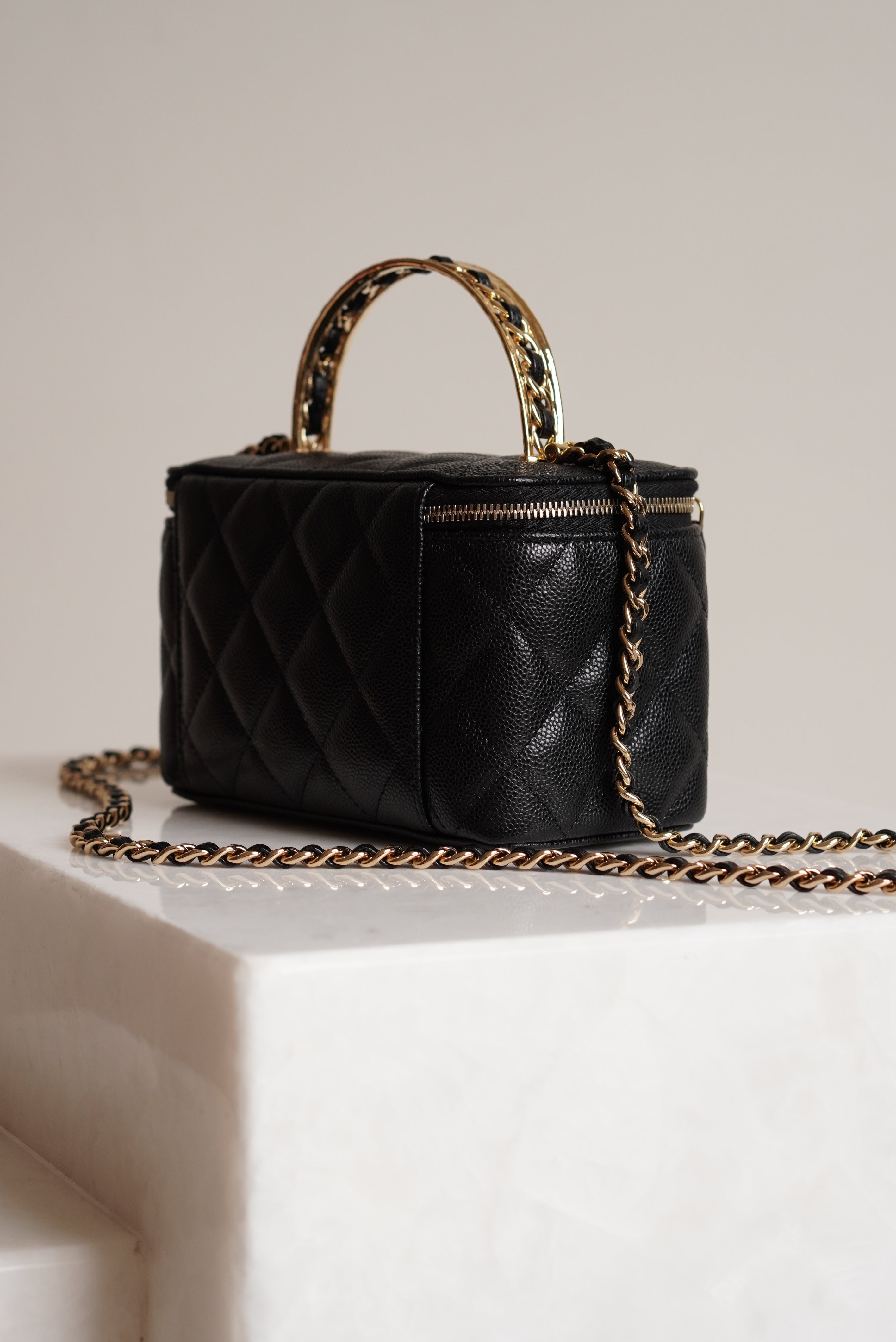 CHANEL LONG VANITY WITH CHAIN TOP HANDLE | BLACK