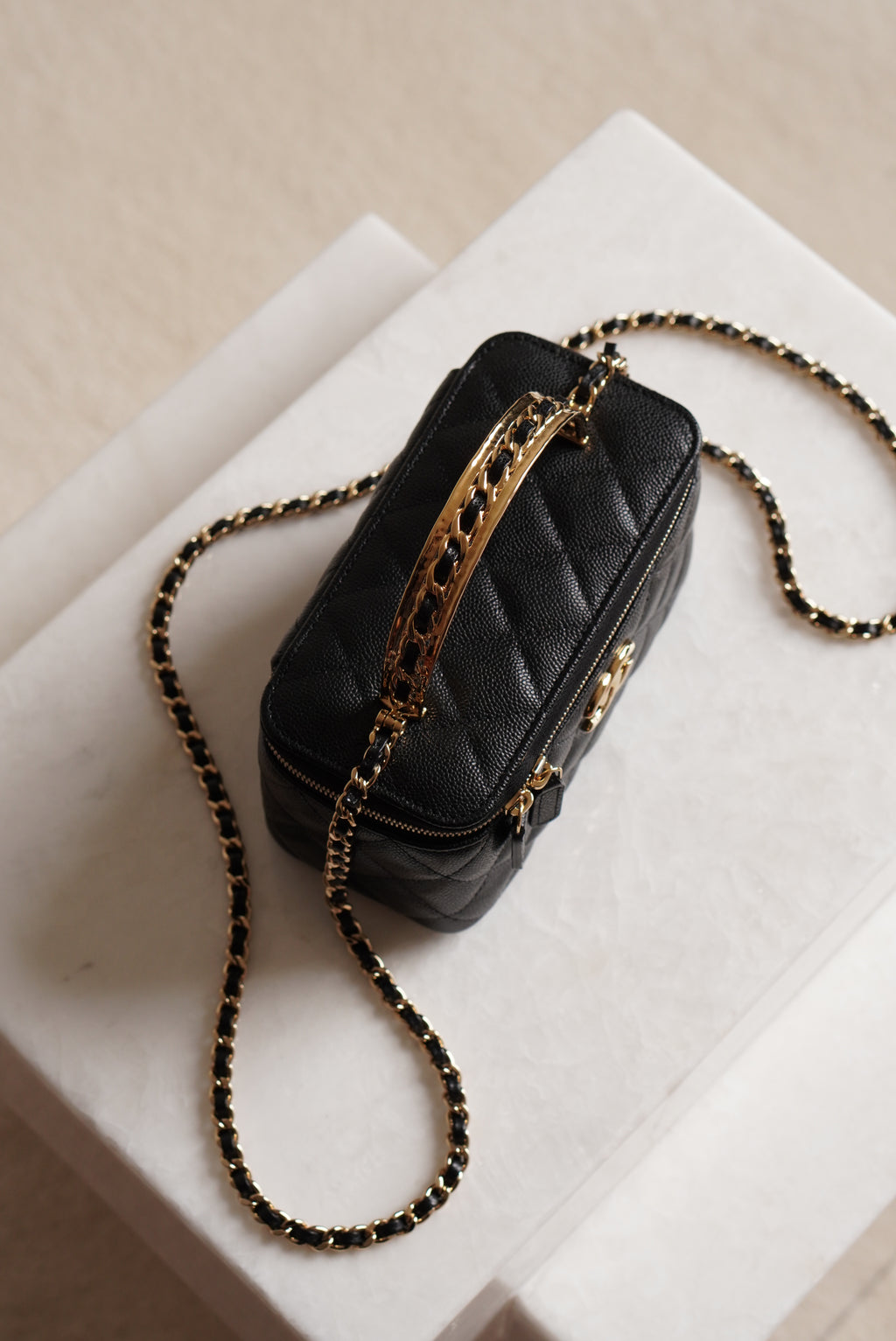 CHANEL LONG VANITY WITH CHAIN TOP HANDLE | BLACK