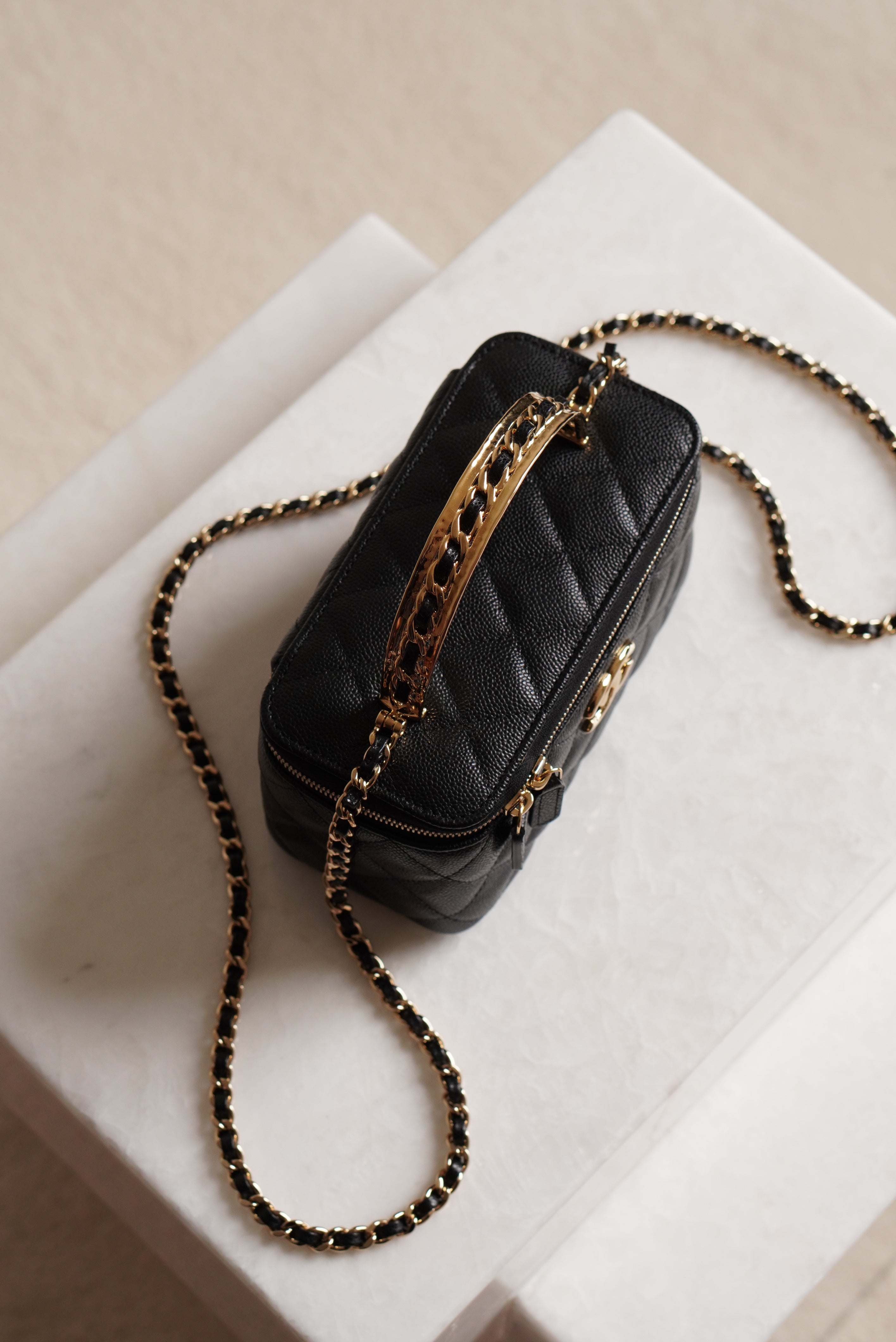 CHANEL LONG VANITY WITH CHAIN TOP HANDLE | BLACK