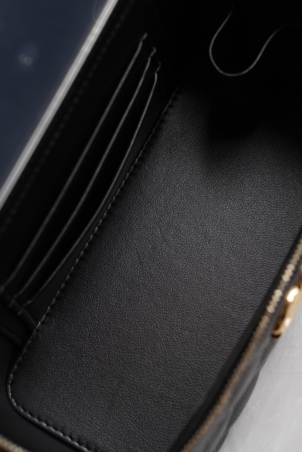 CHANEL LONG VANITY WITH CHAIN TOP HANDLE | BLACK