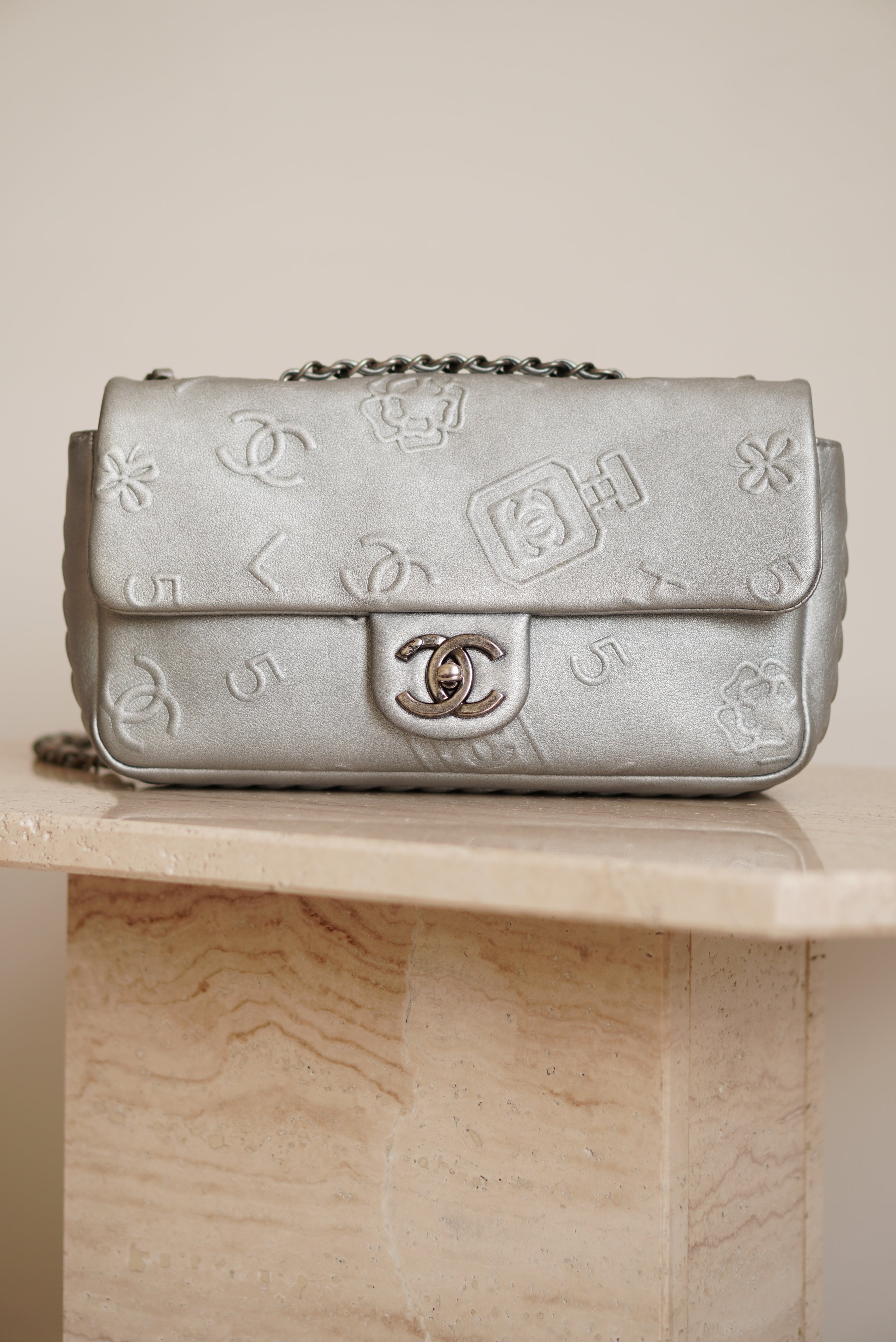 CHANEL LUCKY CHARMS SINGLE FLAP | SILVER