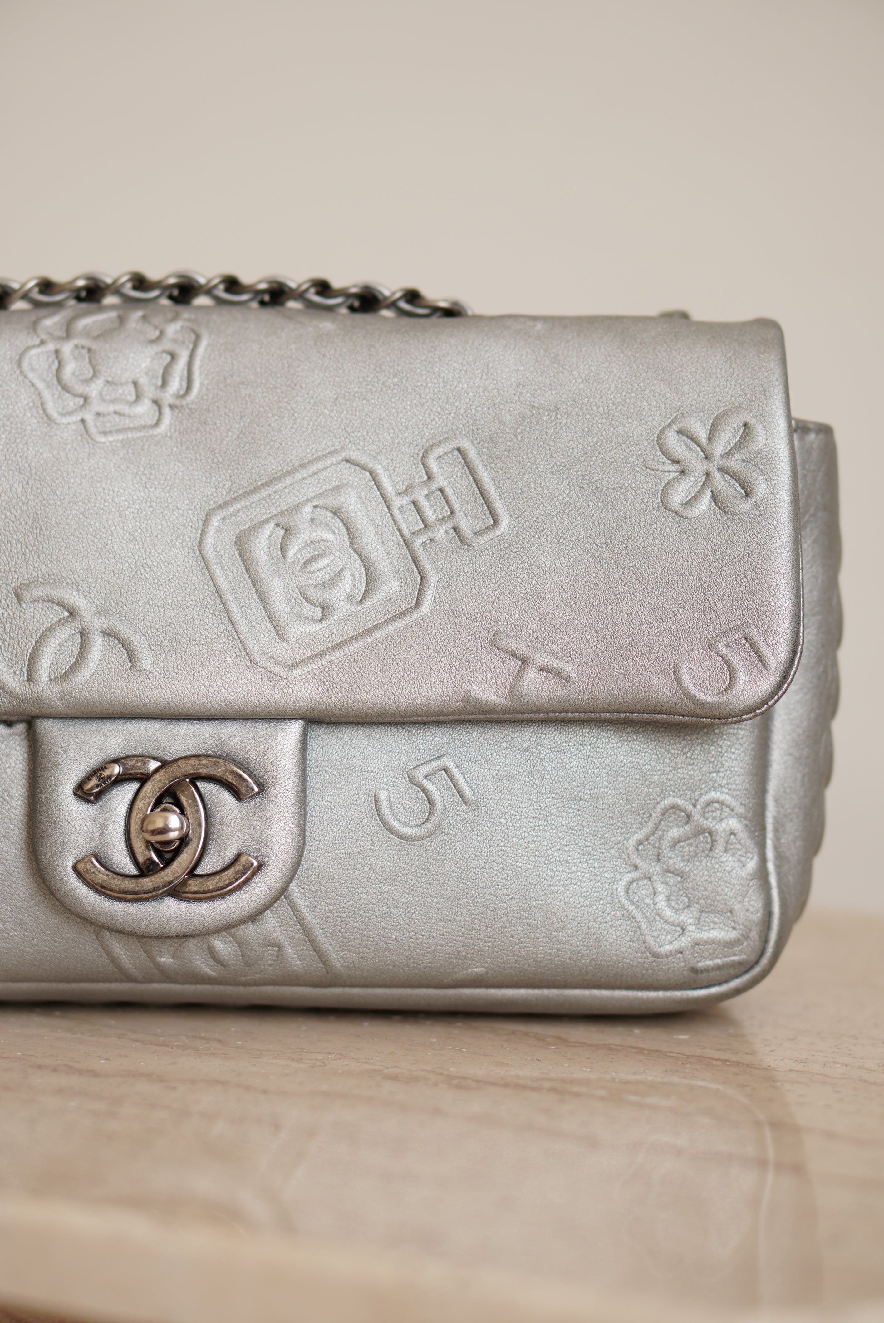 CHANEL LUCKY CHARMS SINGLE FLAP | SILVER