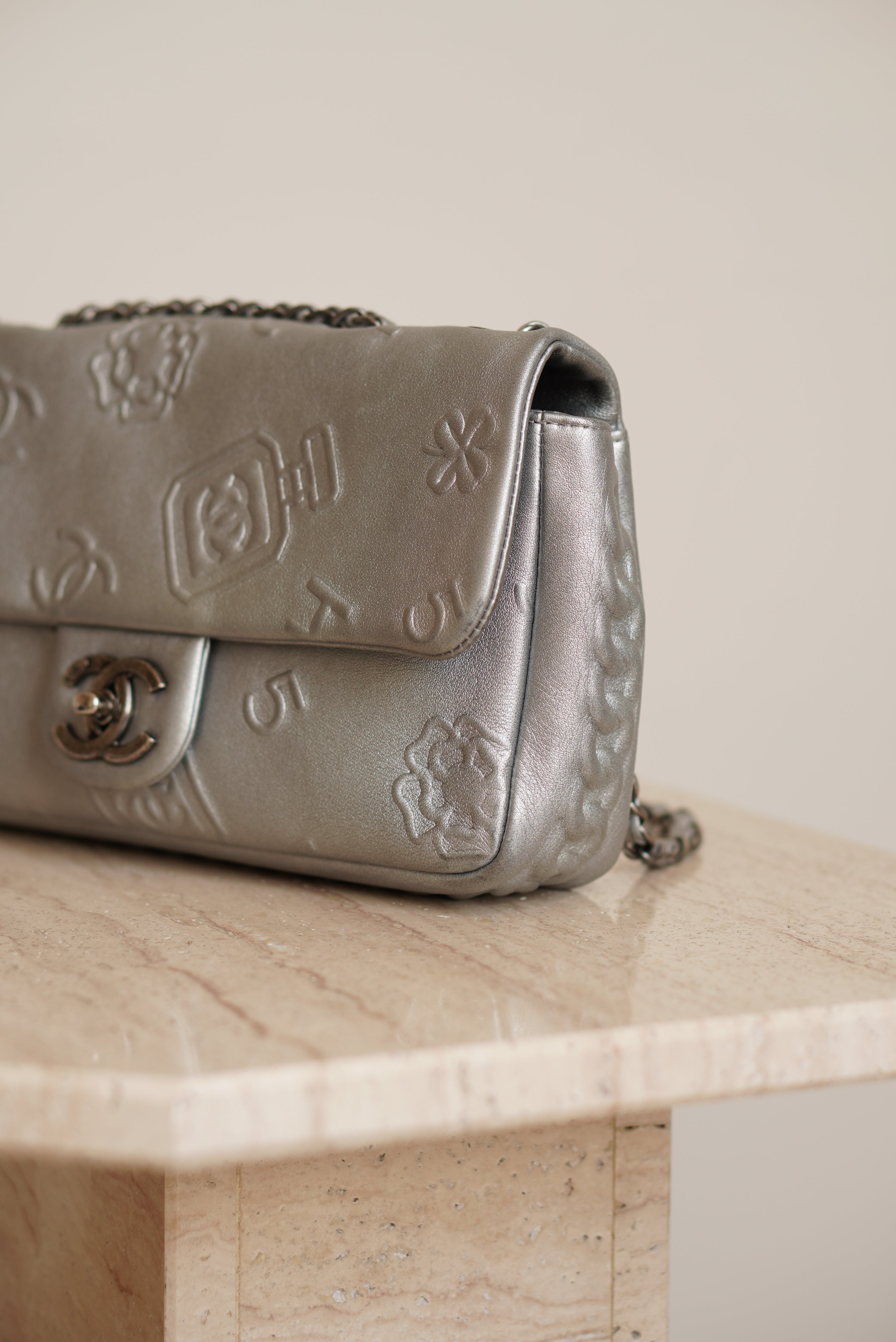 CHANEL LUCKY CHARMS SINGLE FLAP | SILVER