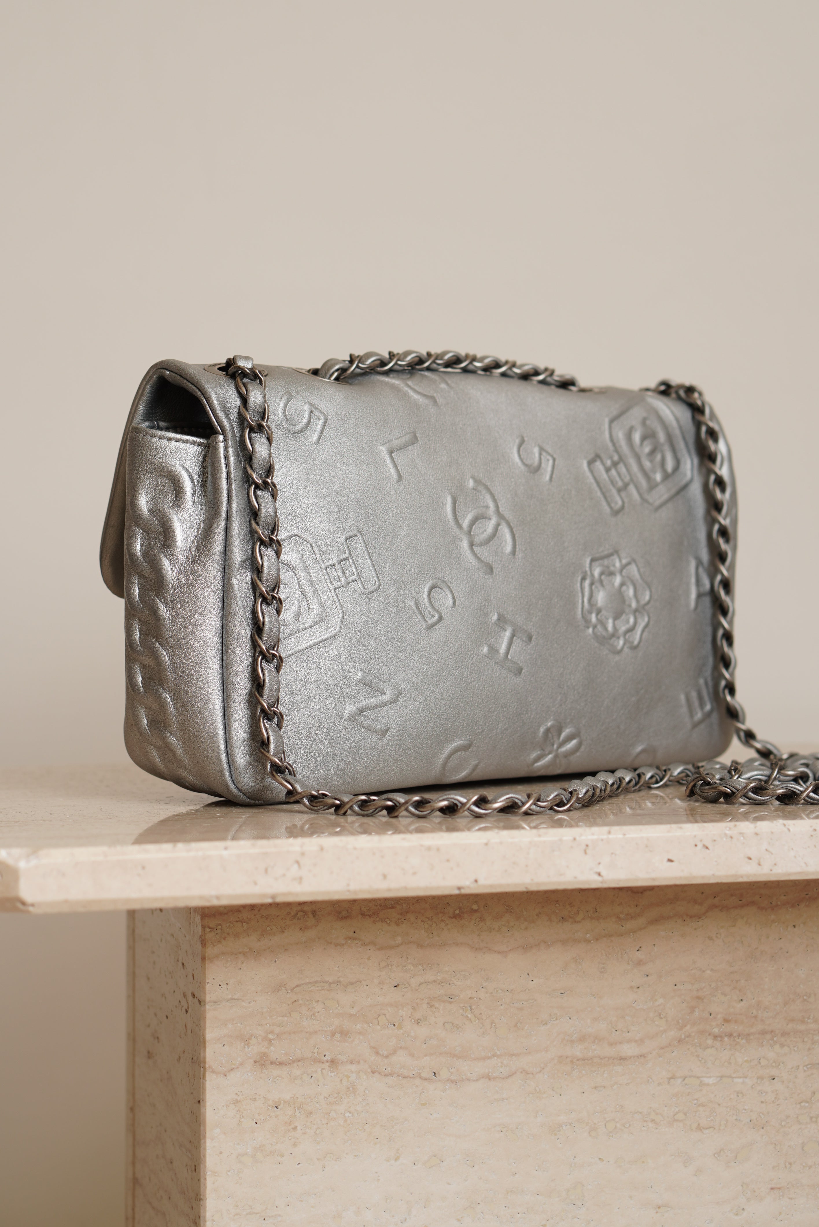 CHANEL LUCKY CHARMS SINGLE FLAP | SILVER