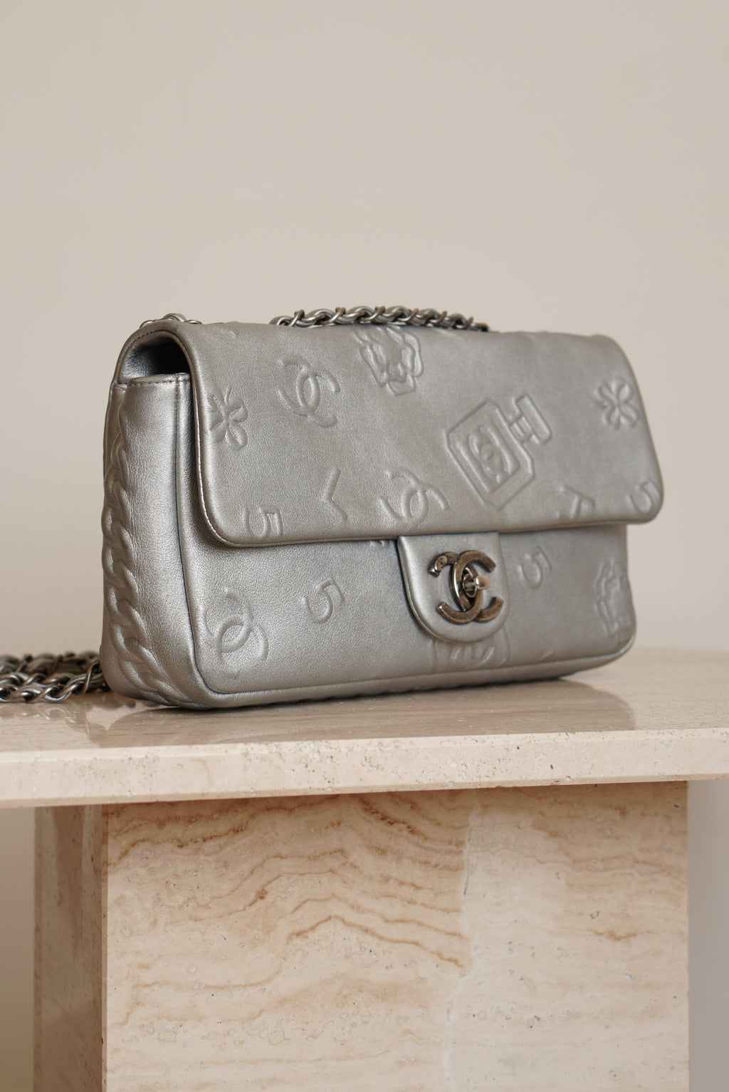 CHANEL LUCKY CHARMS SINGLE FLAP | SILVER