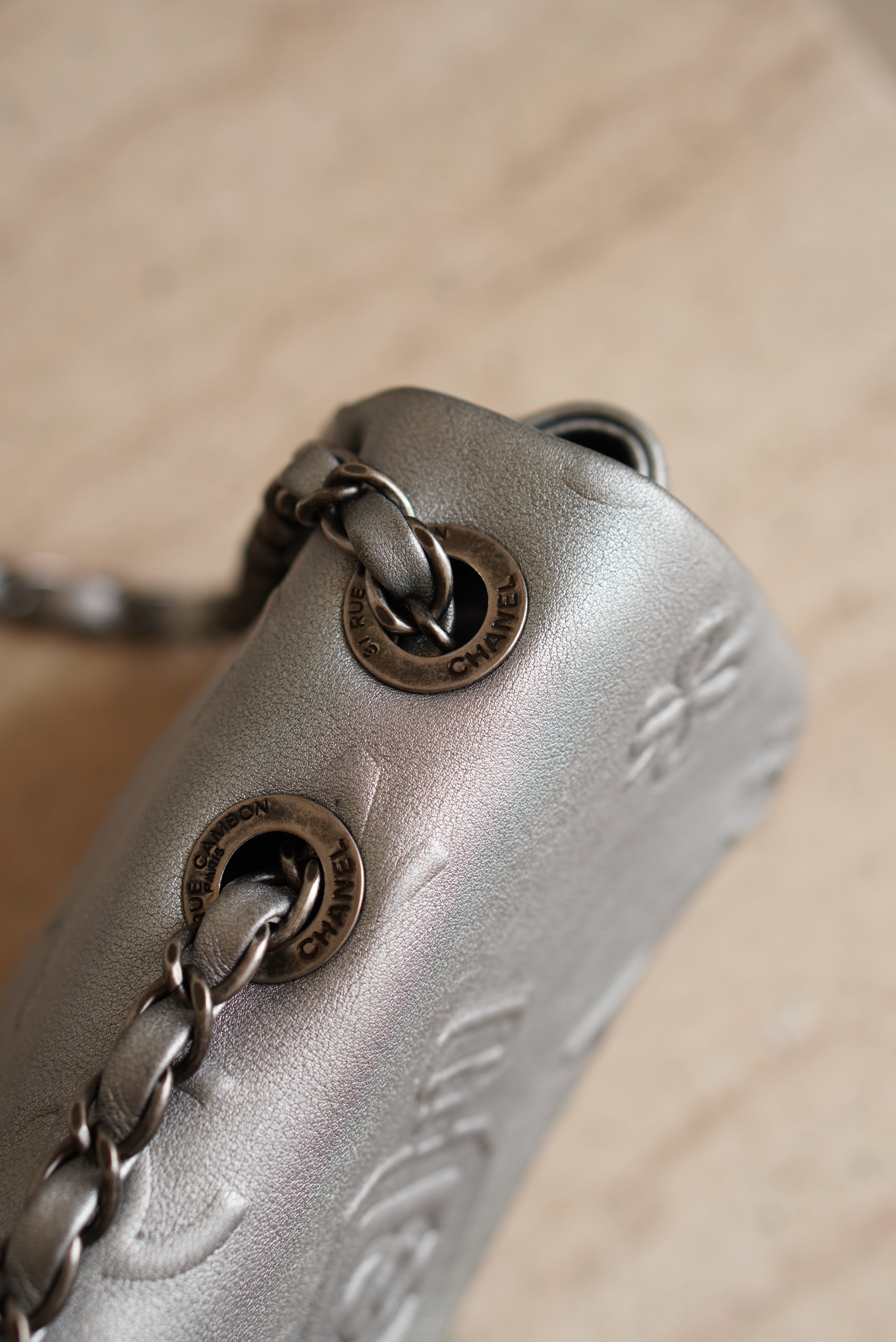CHANEL LUCKY CHARMS SINGLE FLAP | SILVER