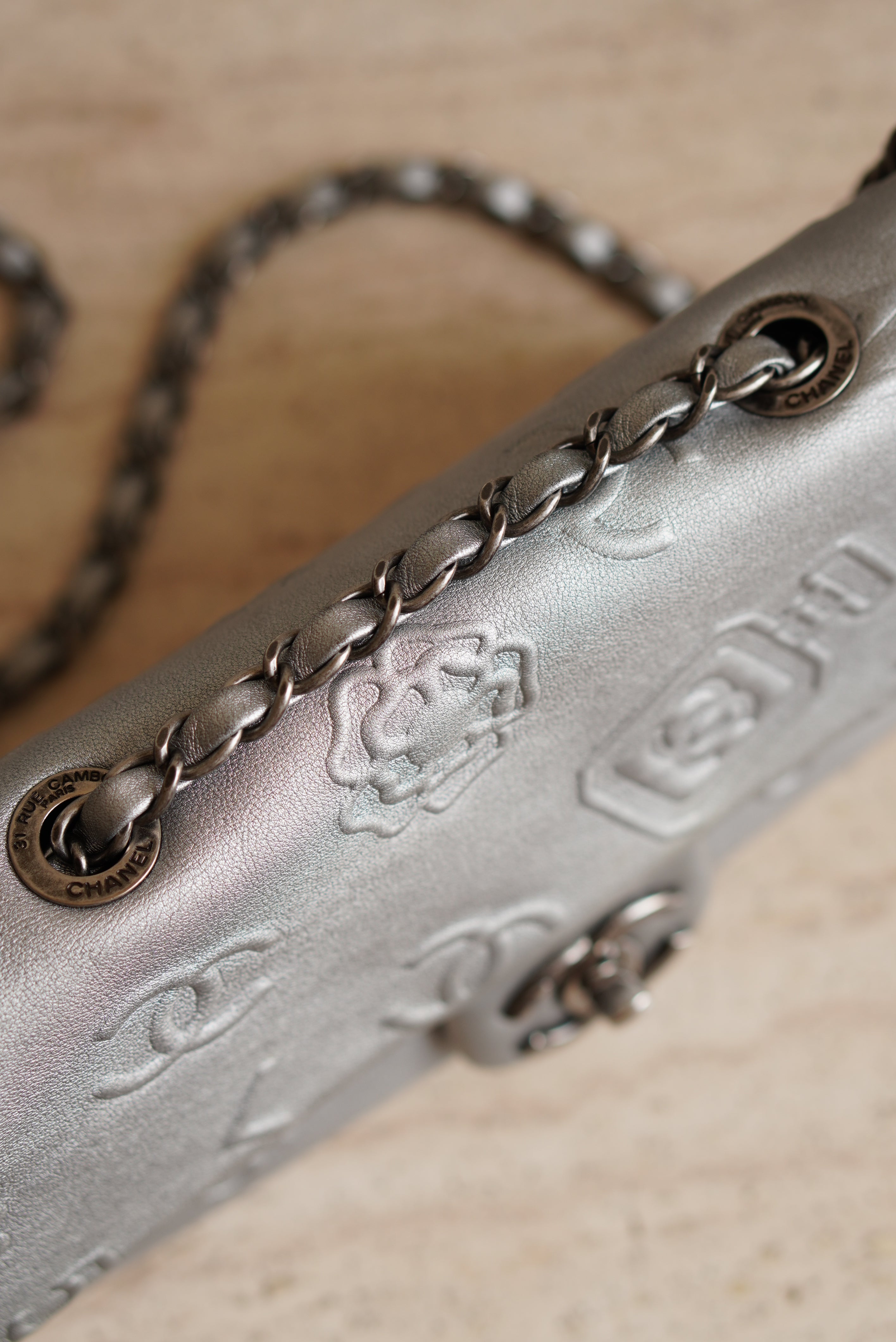 CHANEL LUCKY CHARMS SINGLE FLAP | SILVER