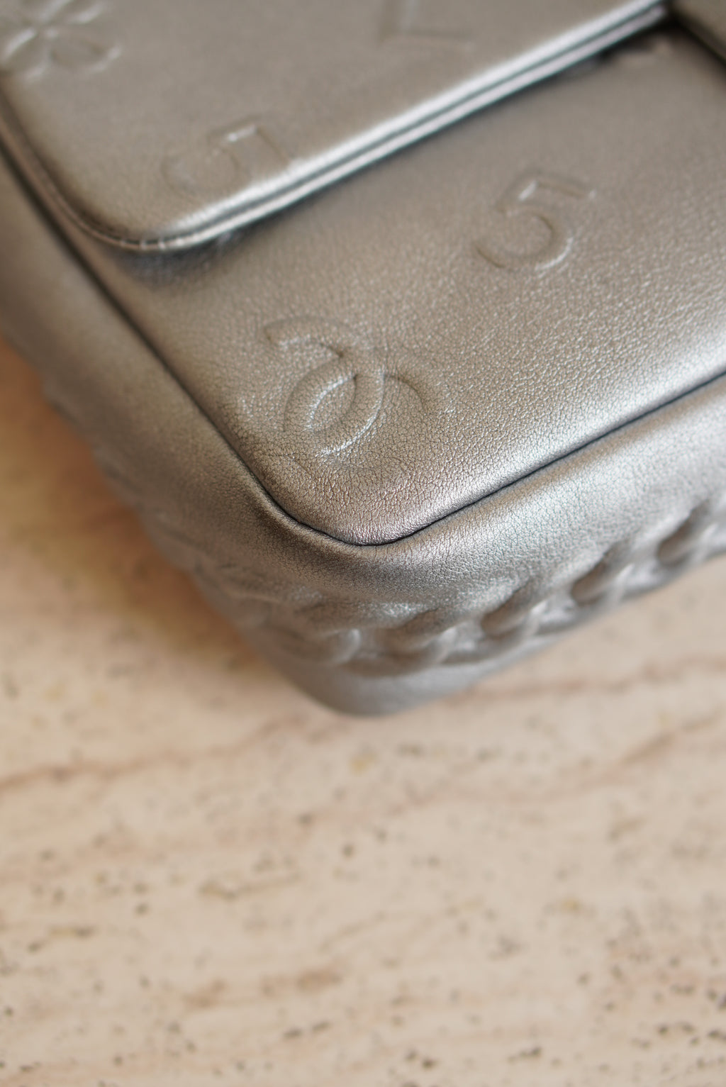 CHANEL LUCKY CHARMS SINGLE FLAP | SILVER