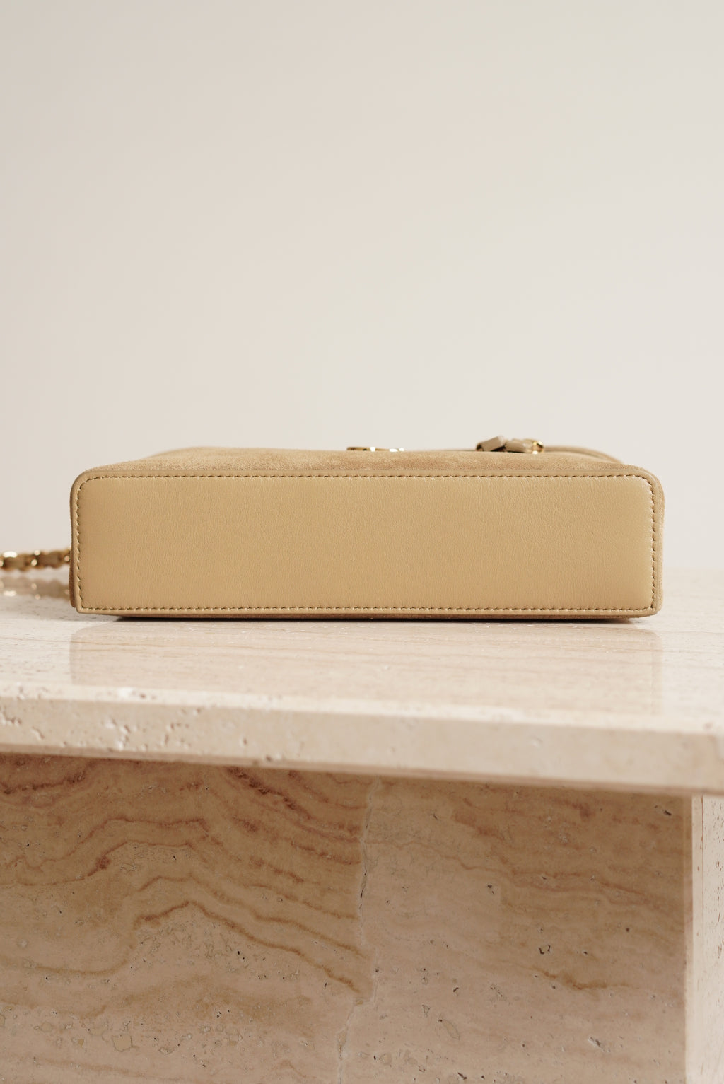 CHANEL CLASSIC 26A VANITY WITH CHAIN | BEIGE SUEDE