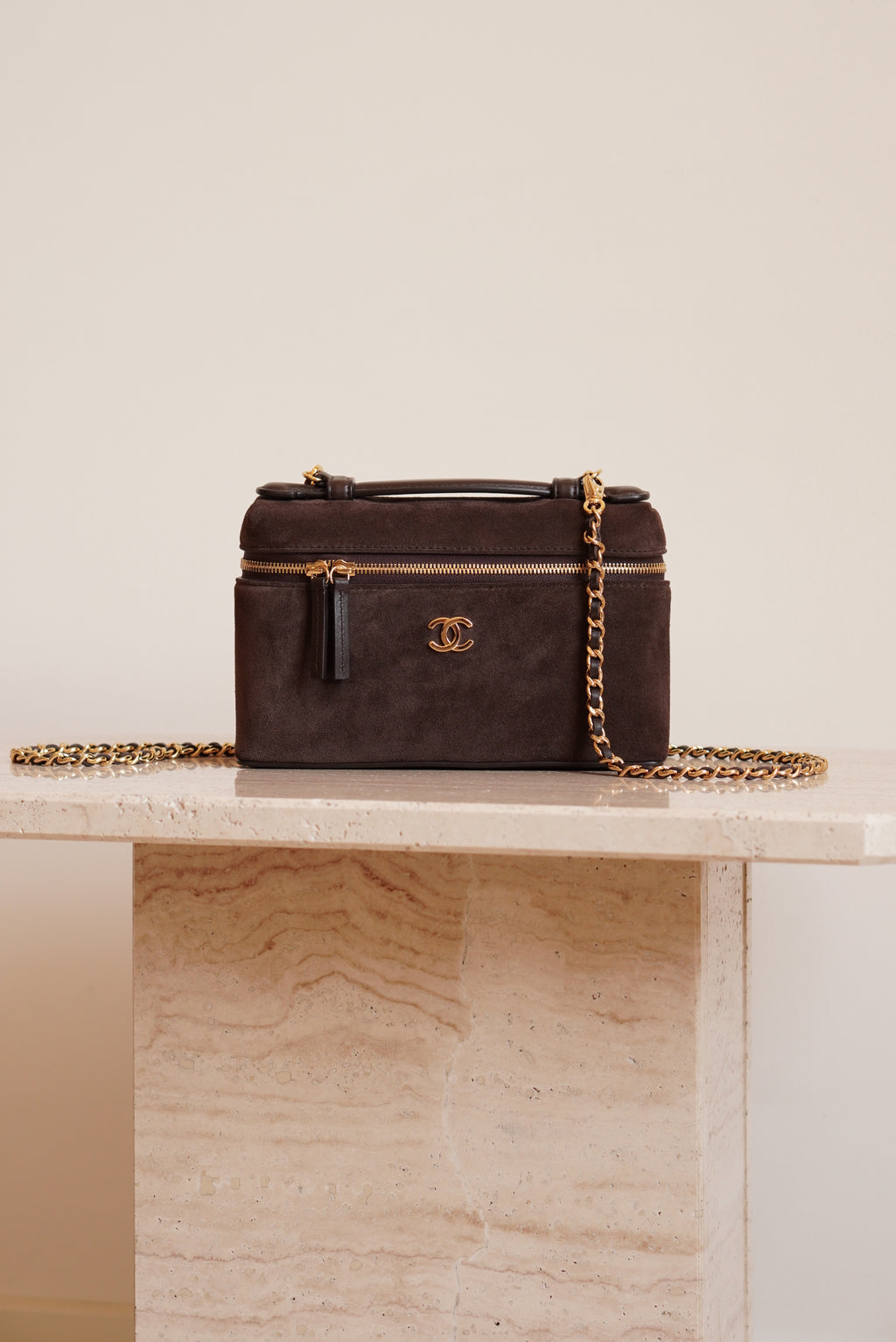 CHANEL CLASSIC 26A VANITY WITH CHAIN | BROWN SUEDE