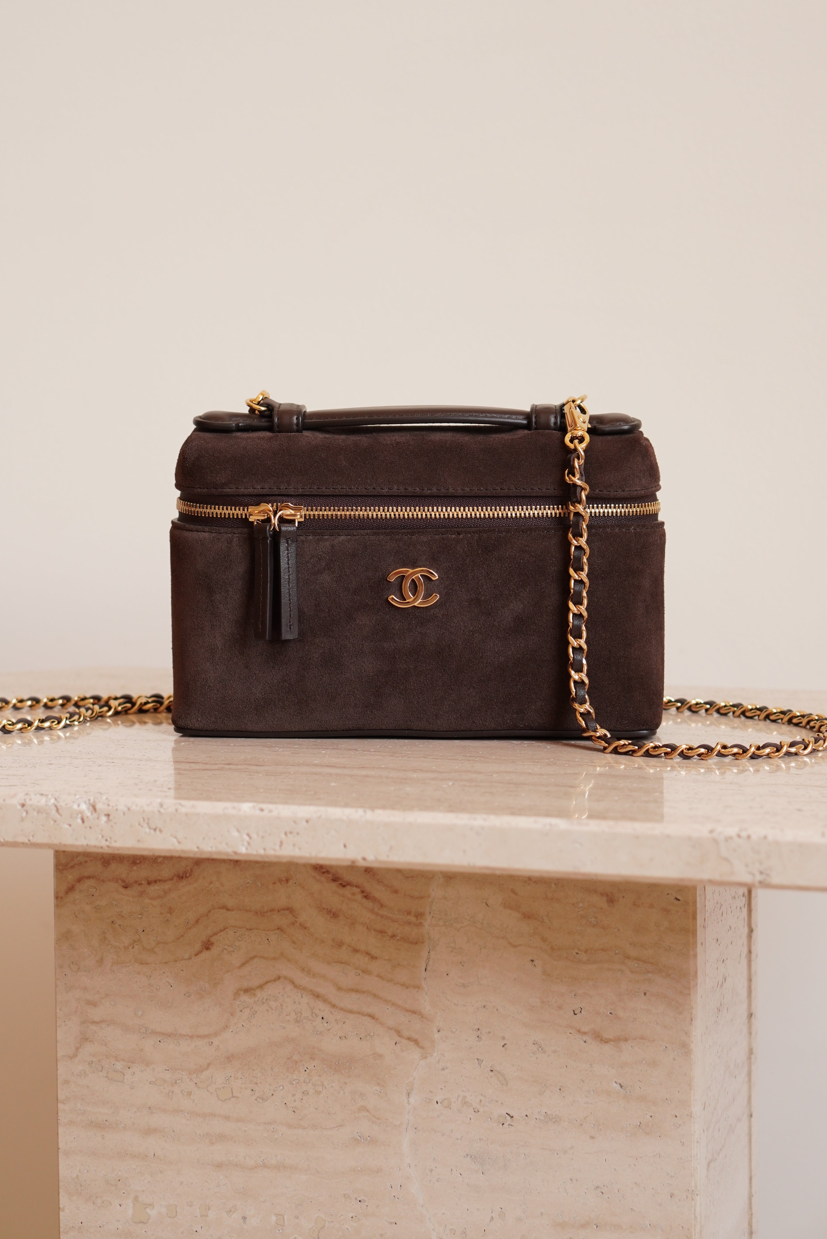 CHANEL CLASSIC 26A VANITY WITH CHAIN | BROWN SUEDE