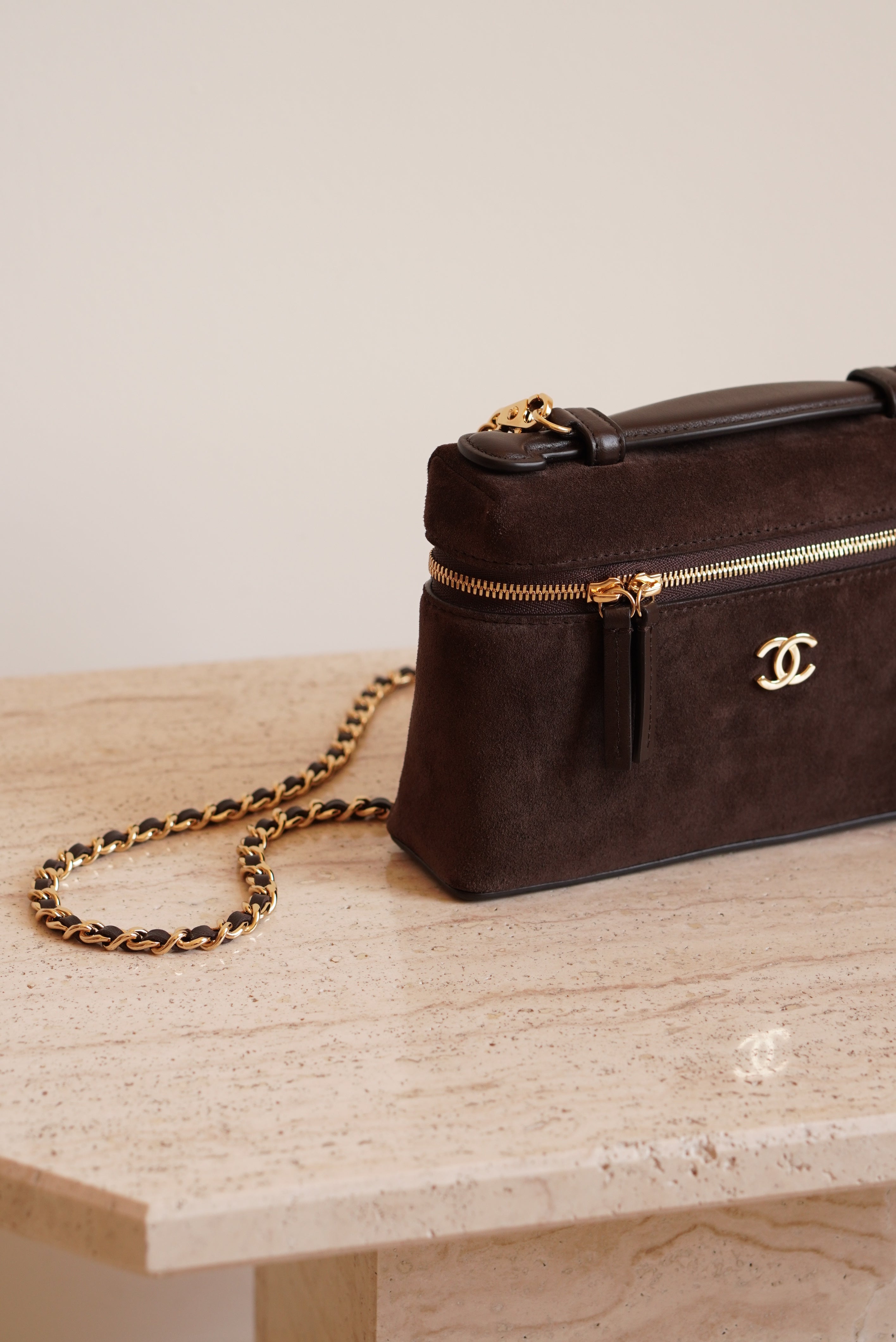 CHANEL CLASSIC 26A VANITY WITH CHAIN | BROWN SUEDE