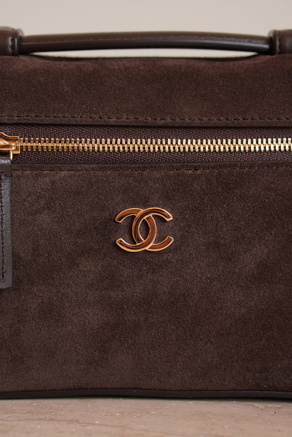 CHANEL CLASSIC 26A VANITY WITH CHAIN | BROWN SUEDE