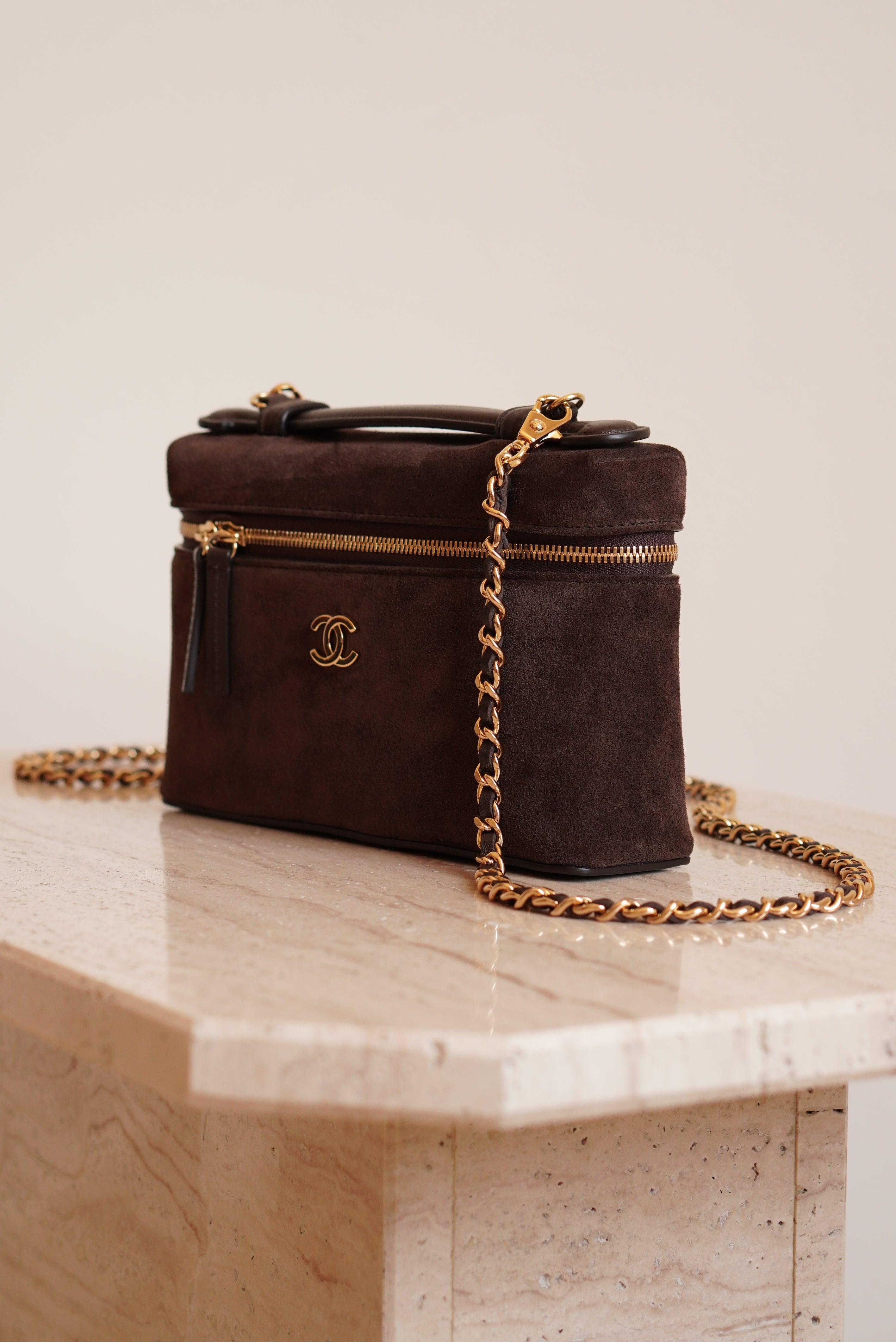 CHANEL CLASSIC 26A VANITY WITH CHAIN | BROWN SUEDE