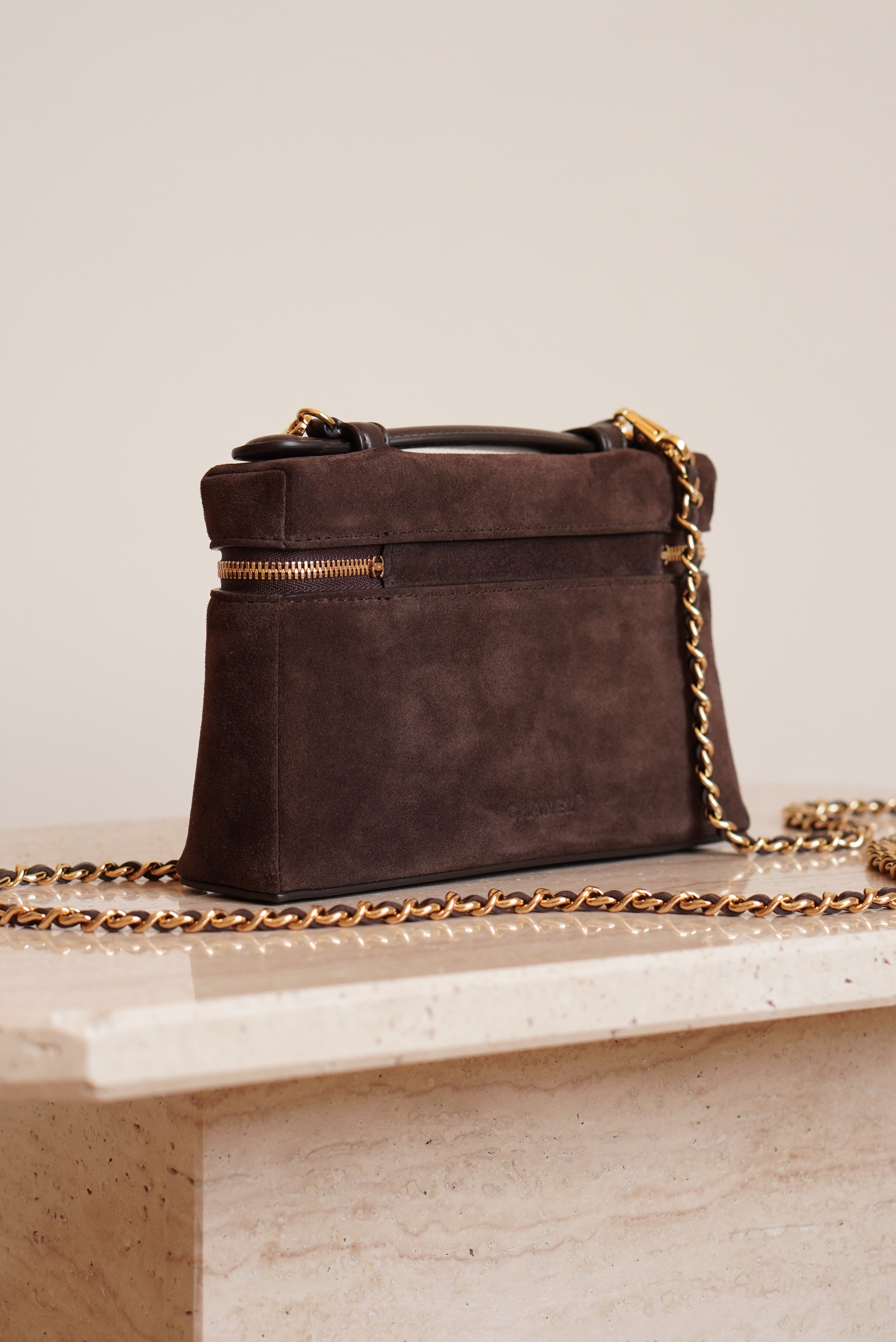 CHANEL CLASSIC 26A VANITY WITH CHAIN | BROWN SUEDE