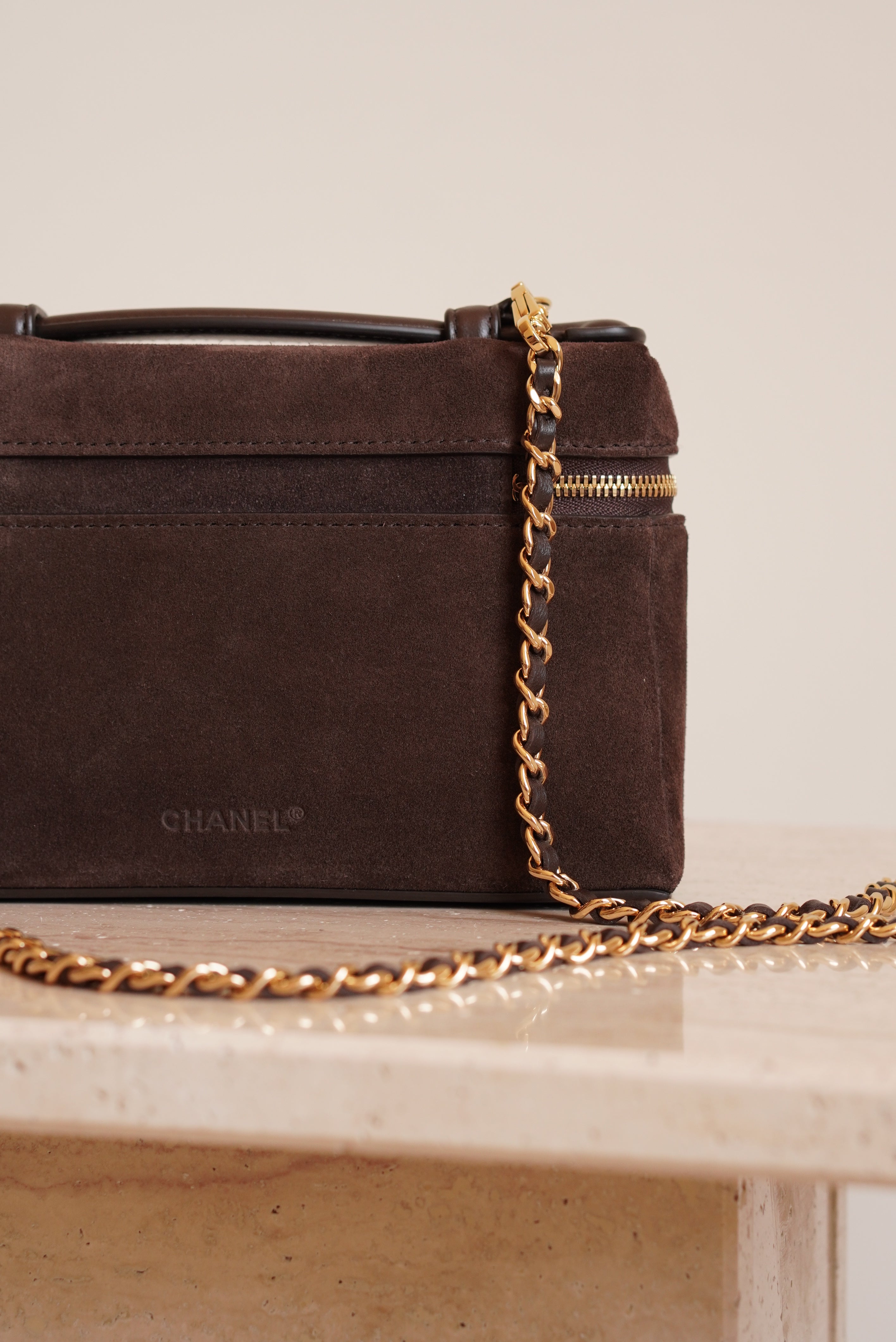 CHANEL CLASSIC 26A VANITY WITH CHAIN | BROWN SUEDE