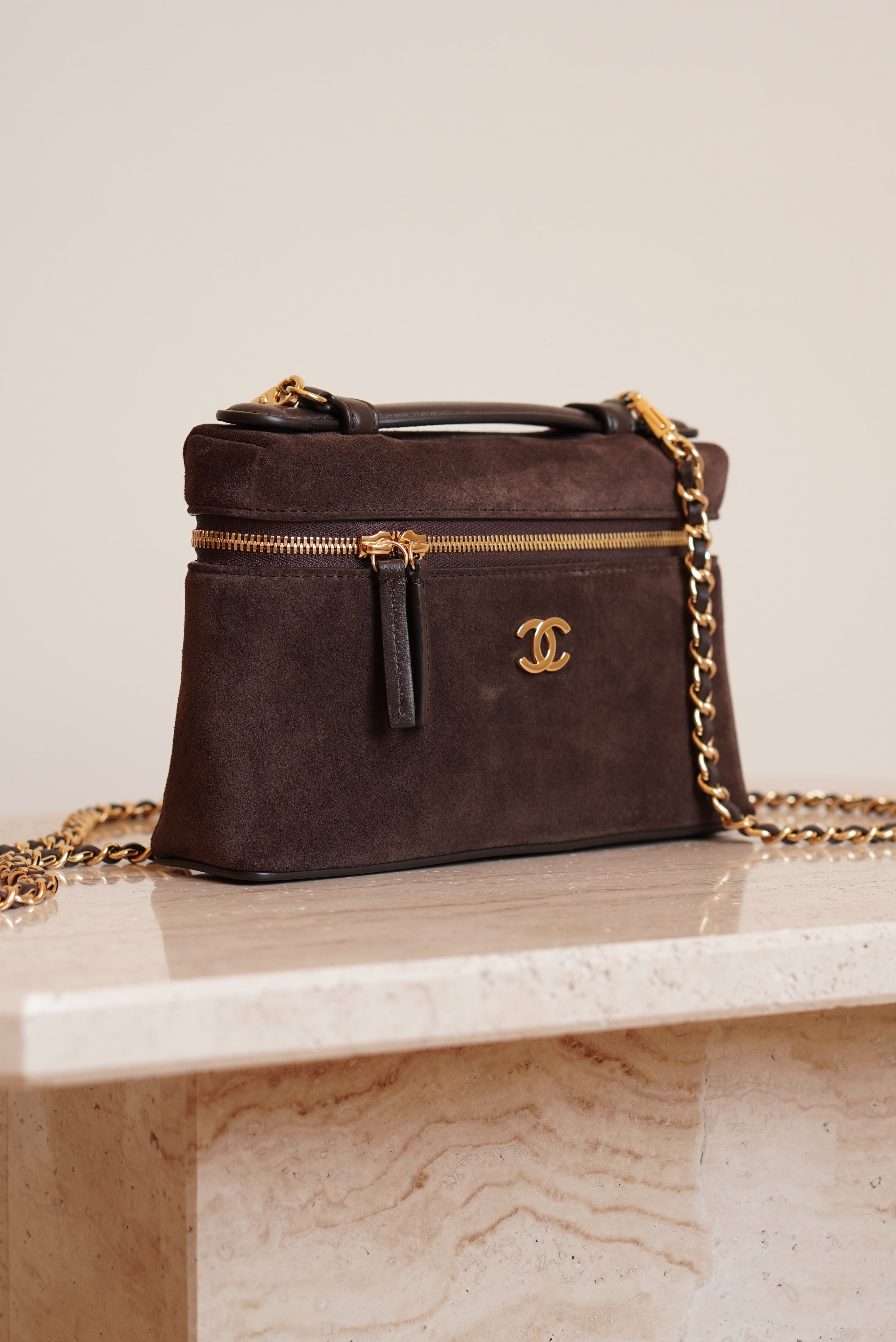 CHANEL CLASSIC 26A VANITY WITH CHAIN | BROWN SUEDE