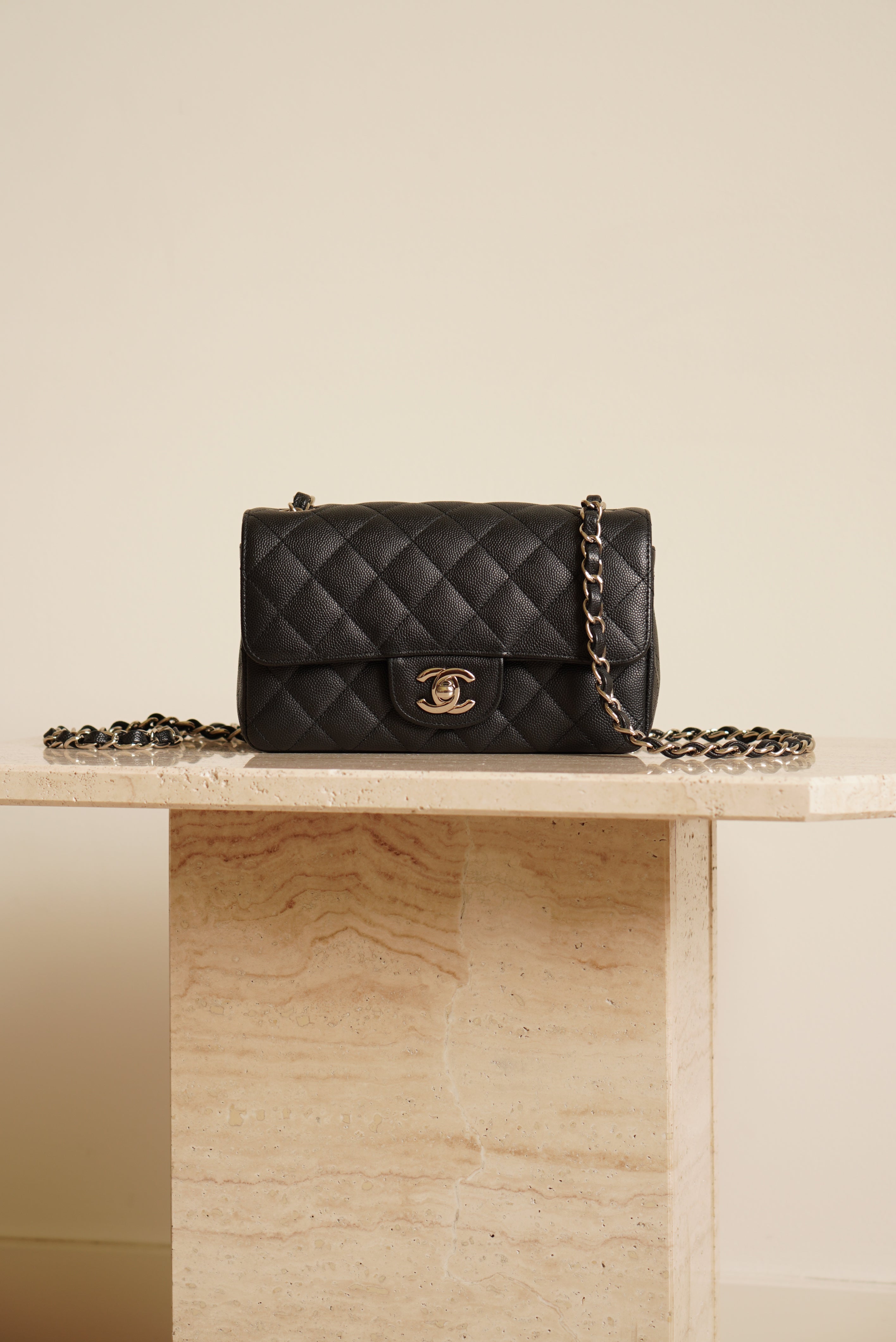 THE MENUE - CHANEL 17C MINI RECTANGULAR | BLACK
