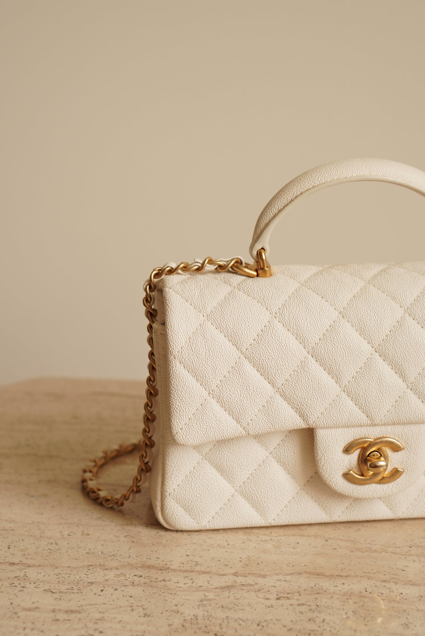 CHANEL 21S MINI RECTANGULAR TOP HANDLE | WHITE