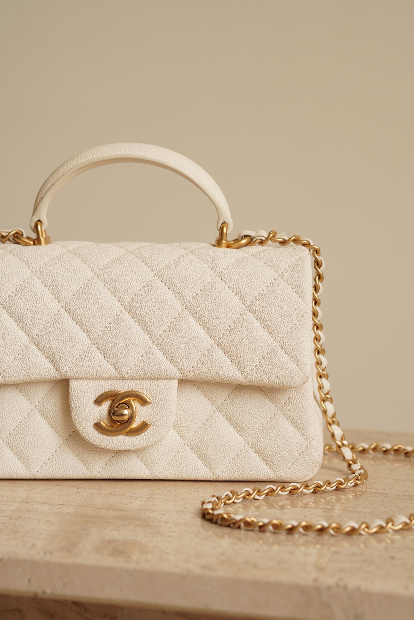 CHANEL 21S MINI RECTANGULAR TOP HANDLE | WHITE
