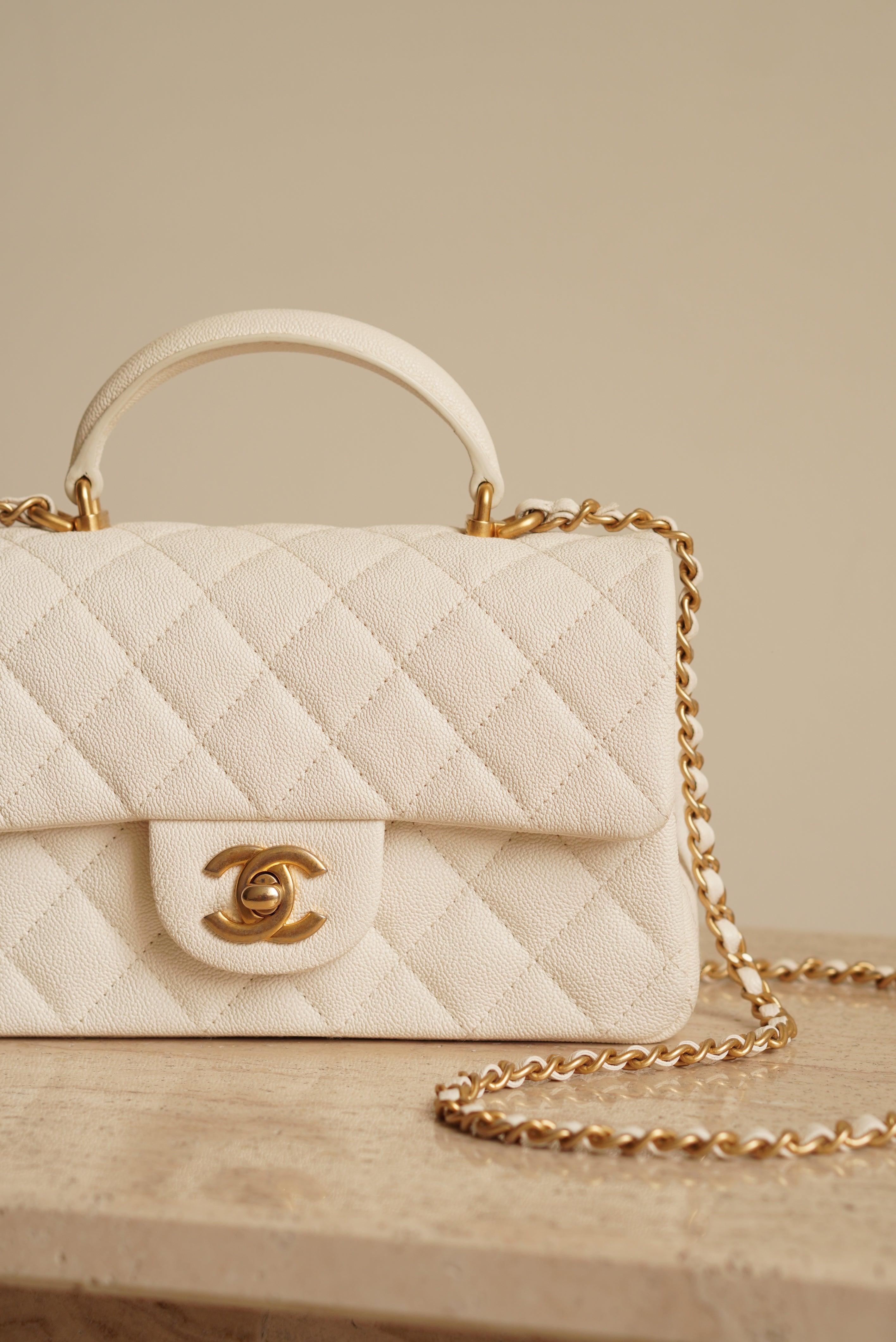 CHANEL 21S MINI RECTANGULAR TOP HANDLE | WHITE