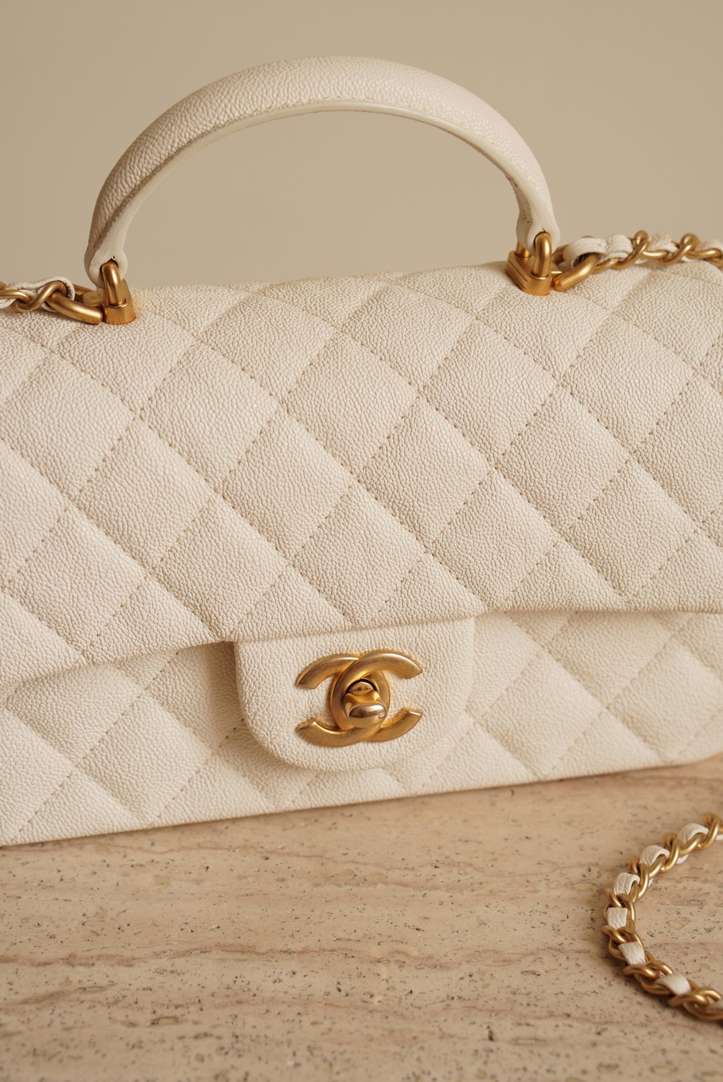 CHANEL 21S MINI RECTANGULAR TOP HANDLE | WHITE
