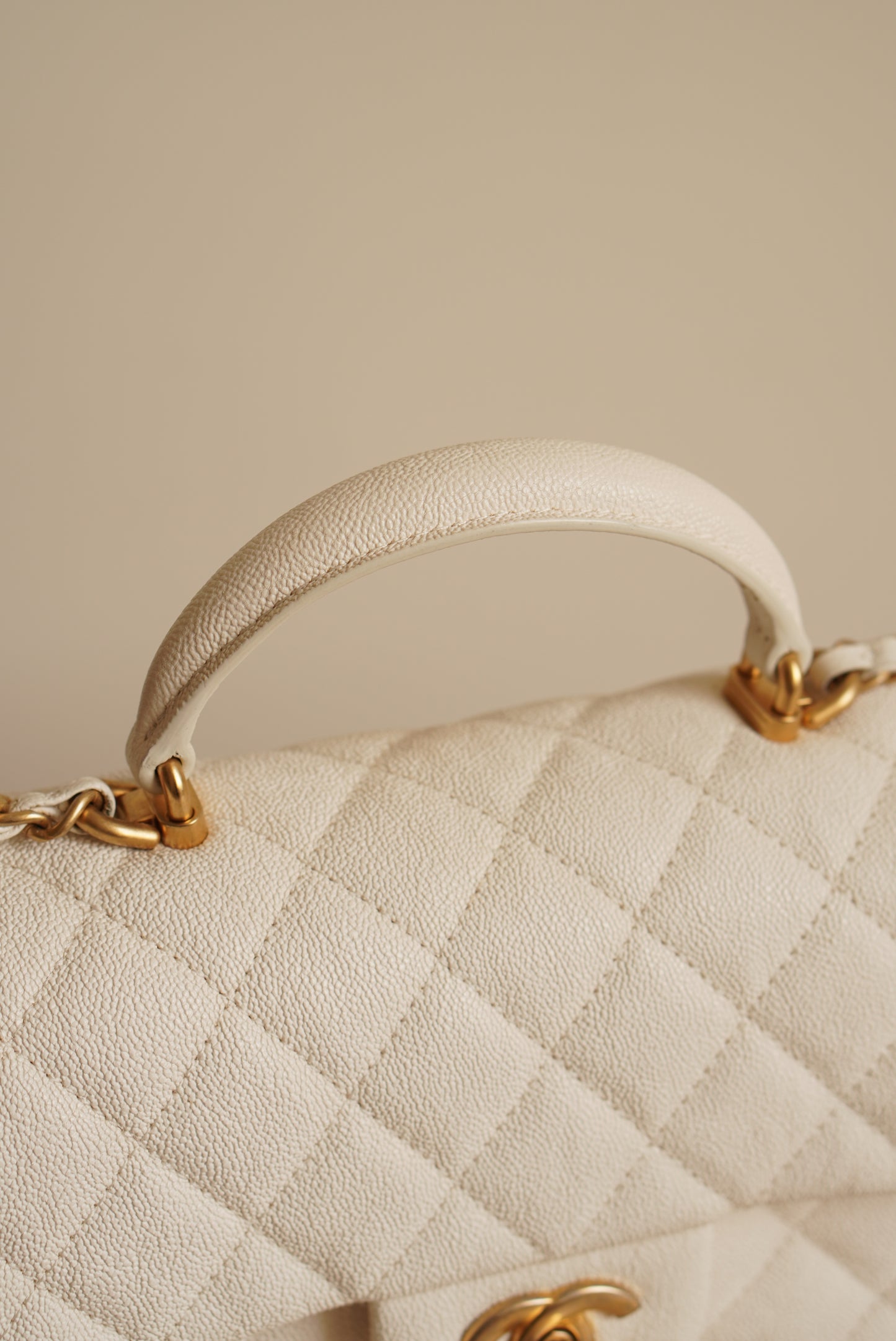 CHANEL 21S MINI RECTANGULAR TOP HANDLE | WHITE