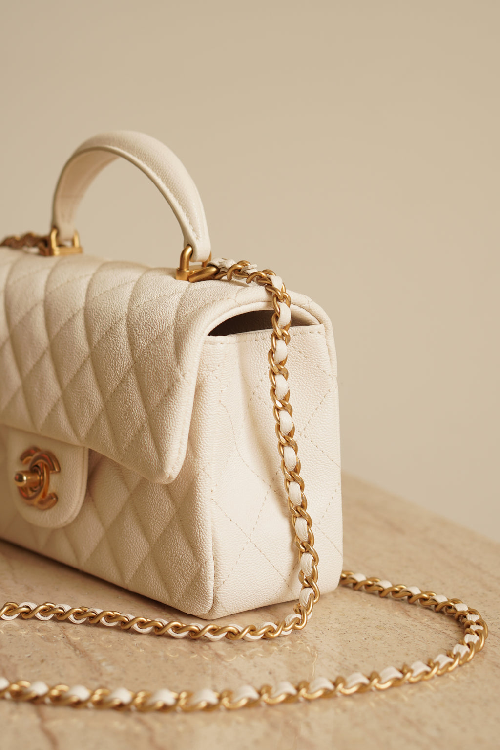 CHANEL 21S MINI RECTANGULAR TOP HANDLE | WHITE