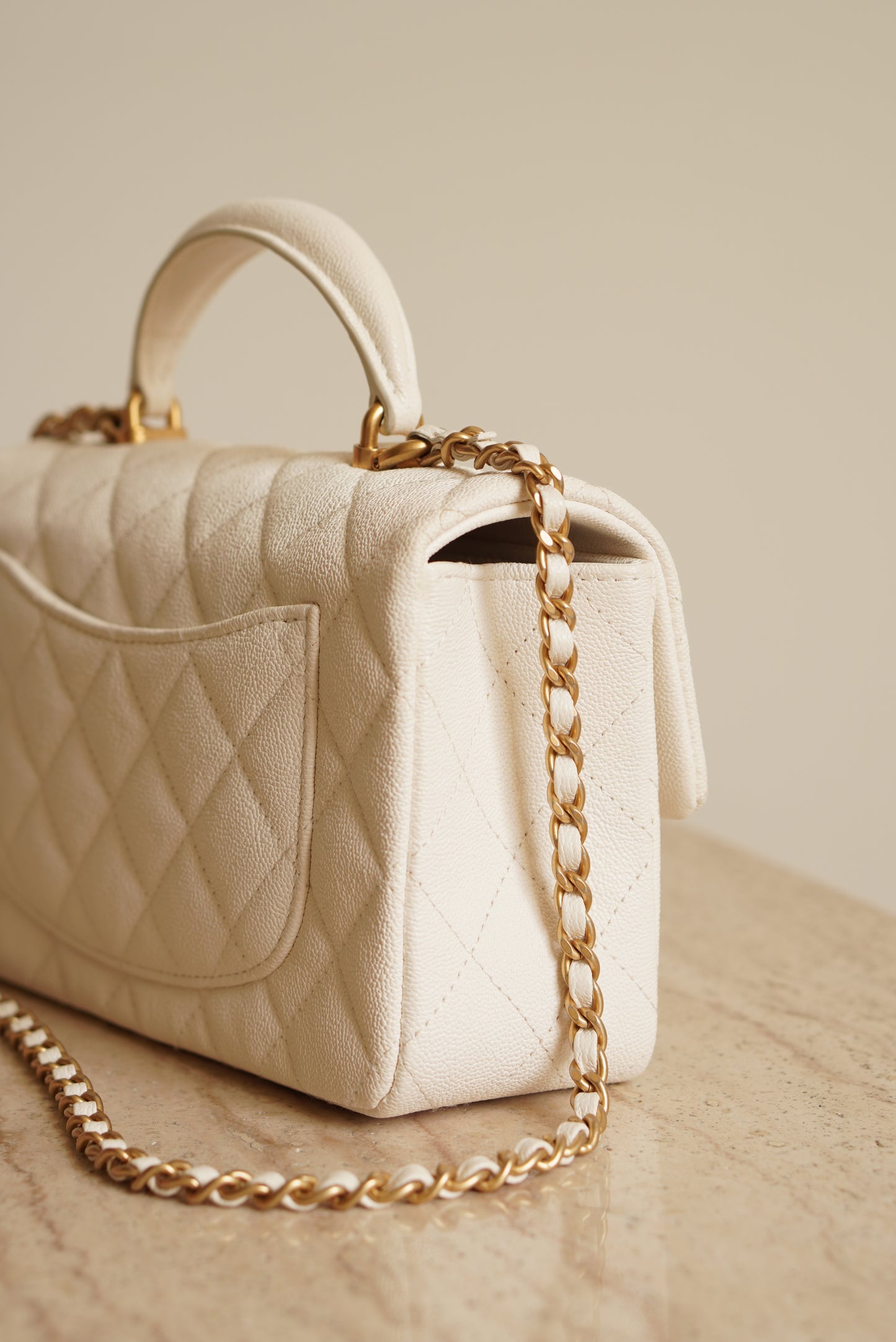 CHANEL 21S MINI RECTANGULAR TOP HANDLE | WHITE