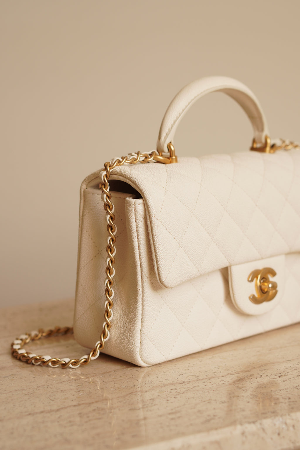CHANEL 21S MINI RECTANGULAR TOP HANDLE | WHITE